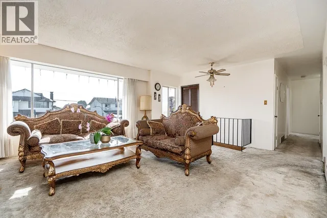 343 PEMBINA STREET, New Westminster 3