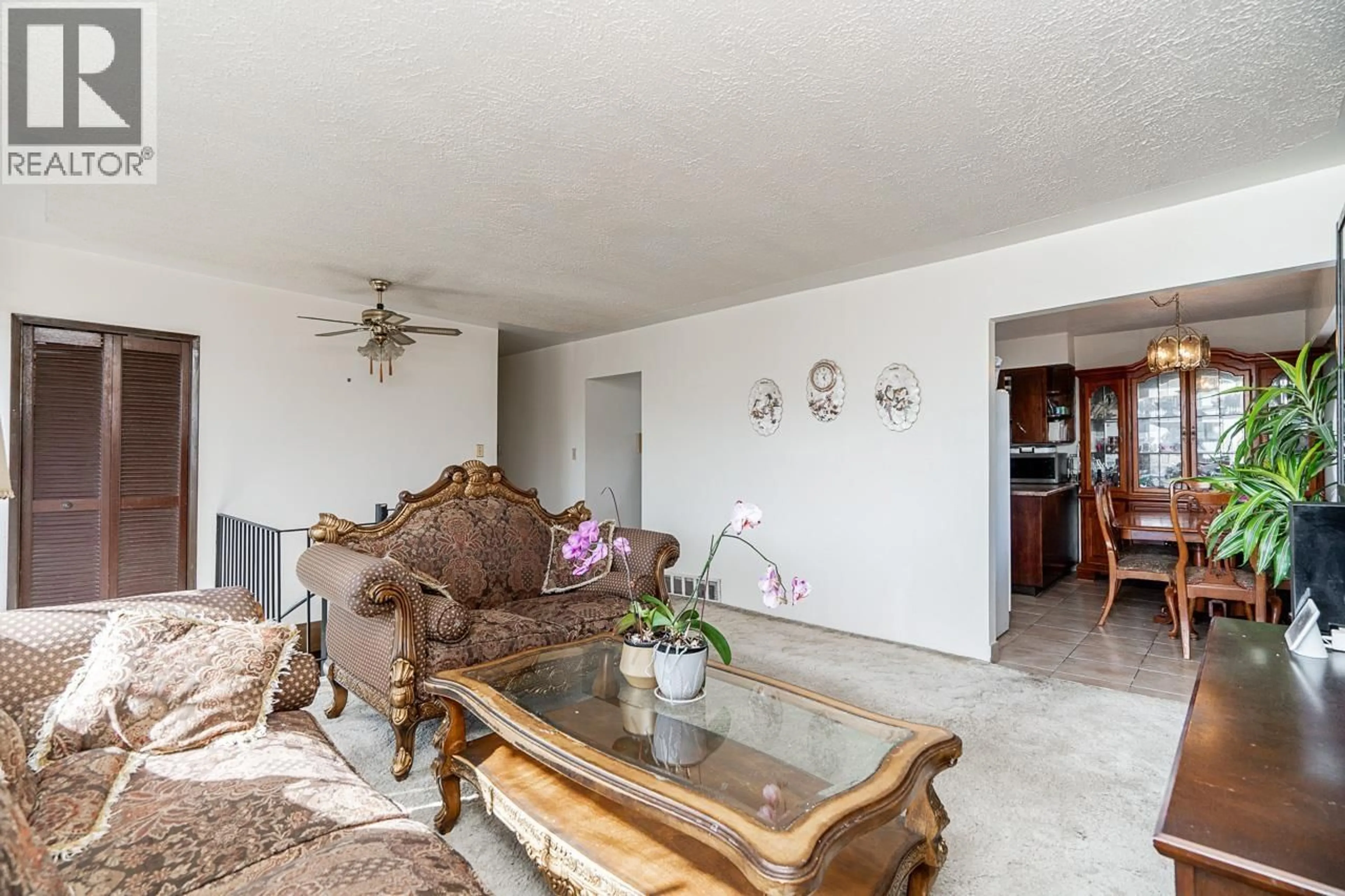 Living room with furniture, unknown for 343 PEMBINA STREET, New Westminster British Columbia V3M5J5