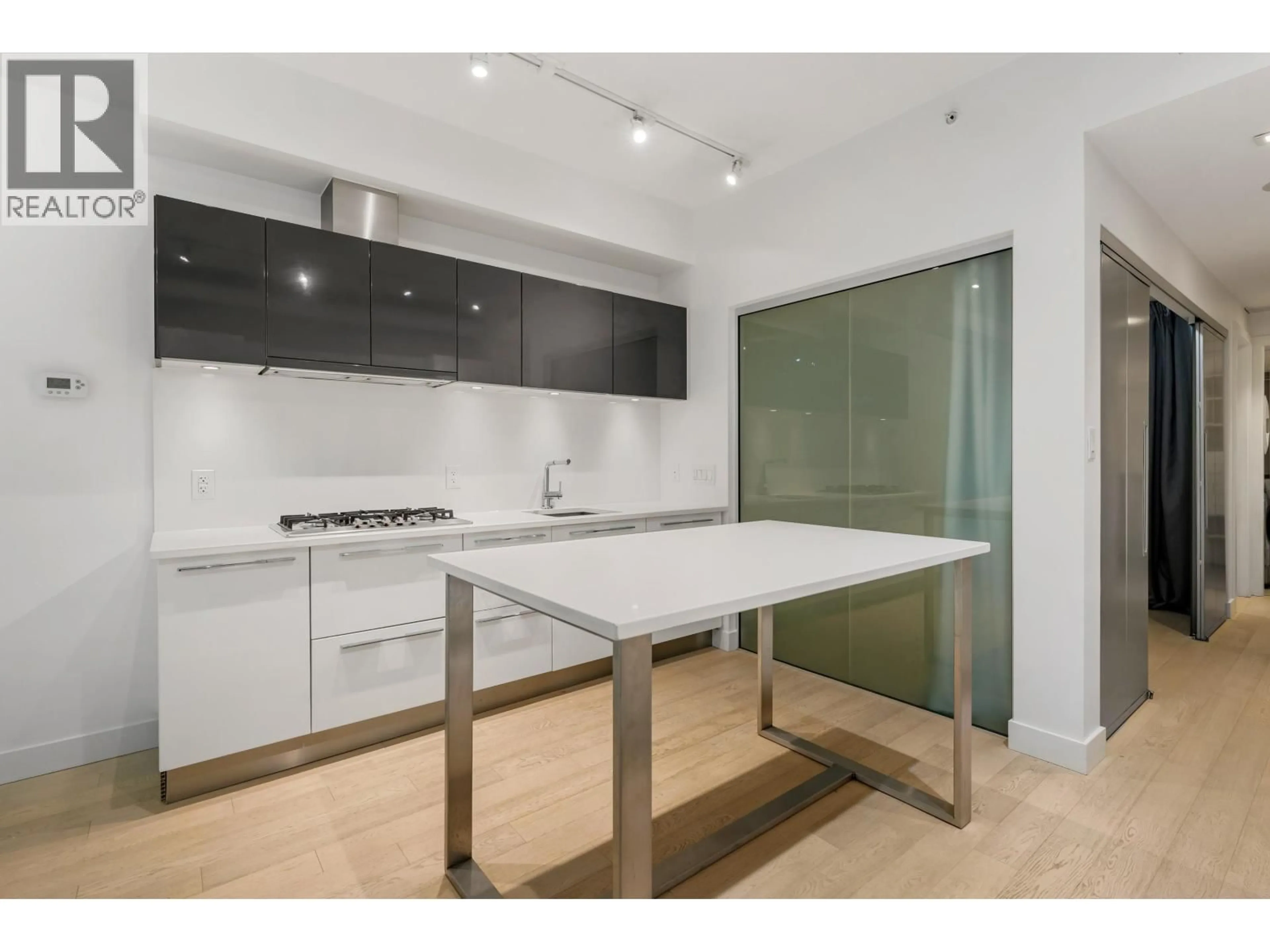 Standard kitchen, unknown for 134 1ST AVENUE, Vancouver British Columbia V5T1A4