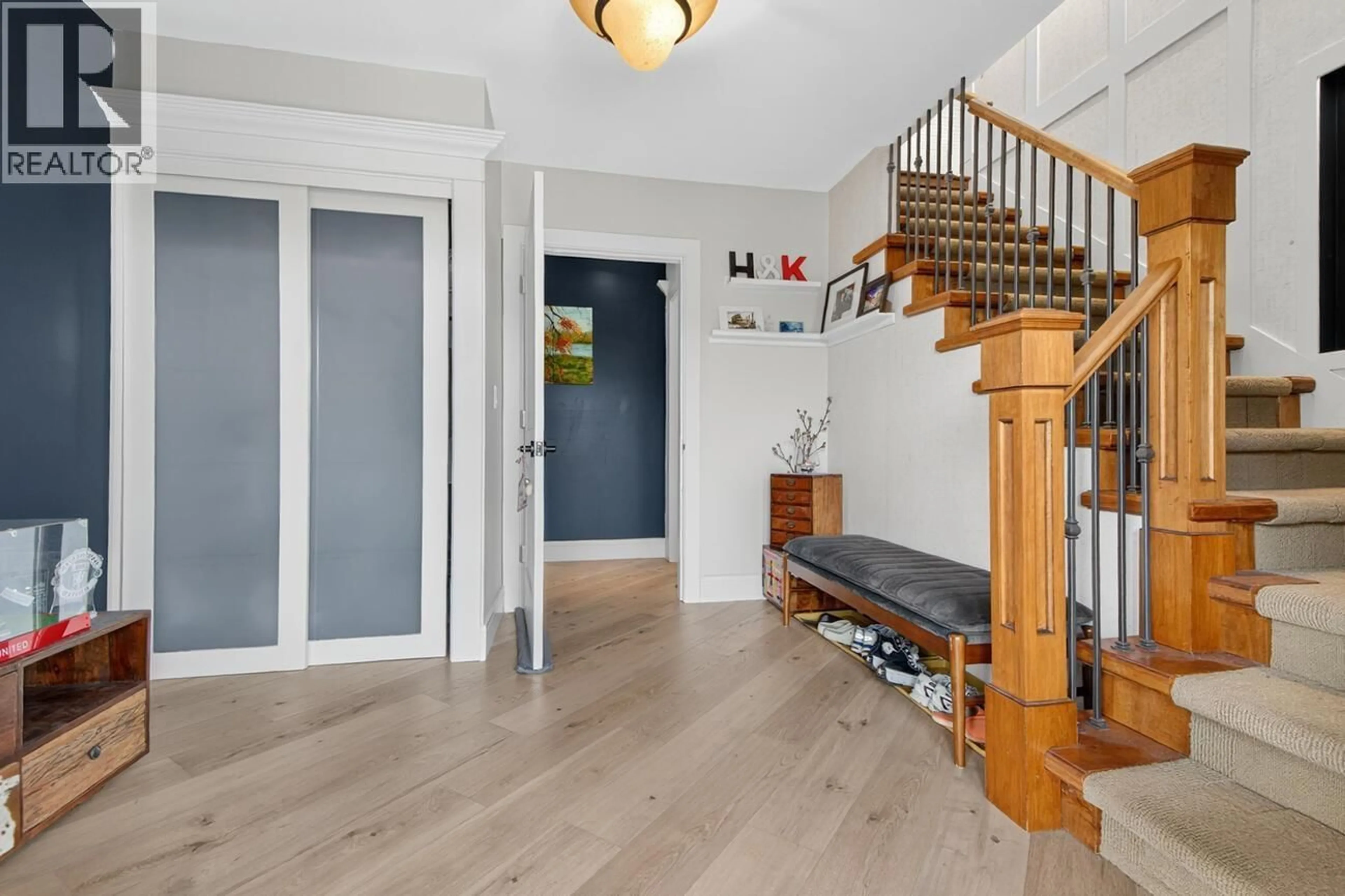 Indoor entryway for 1052 CORONA CRESCENT, Coquitlam British Columbia V3J7J3
