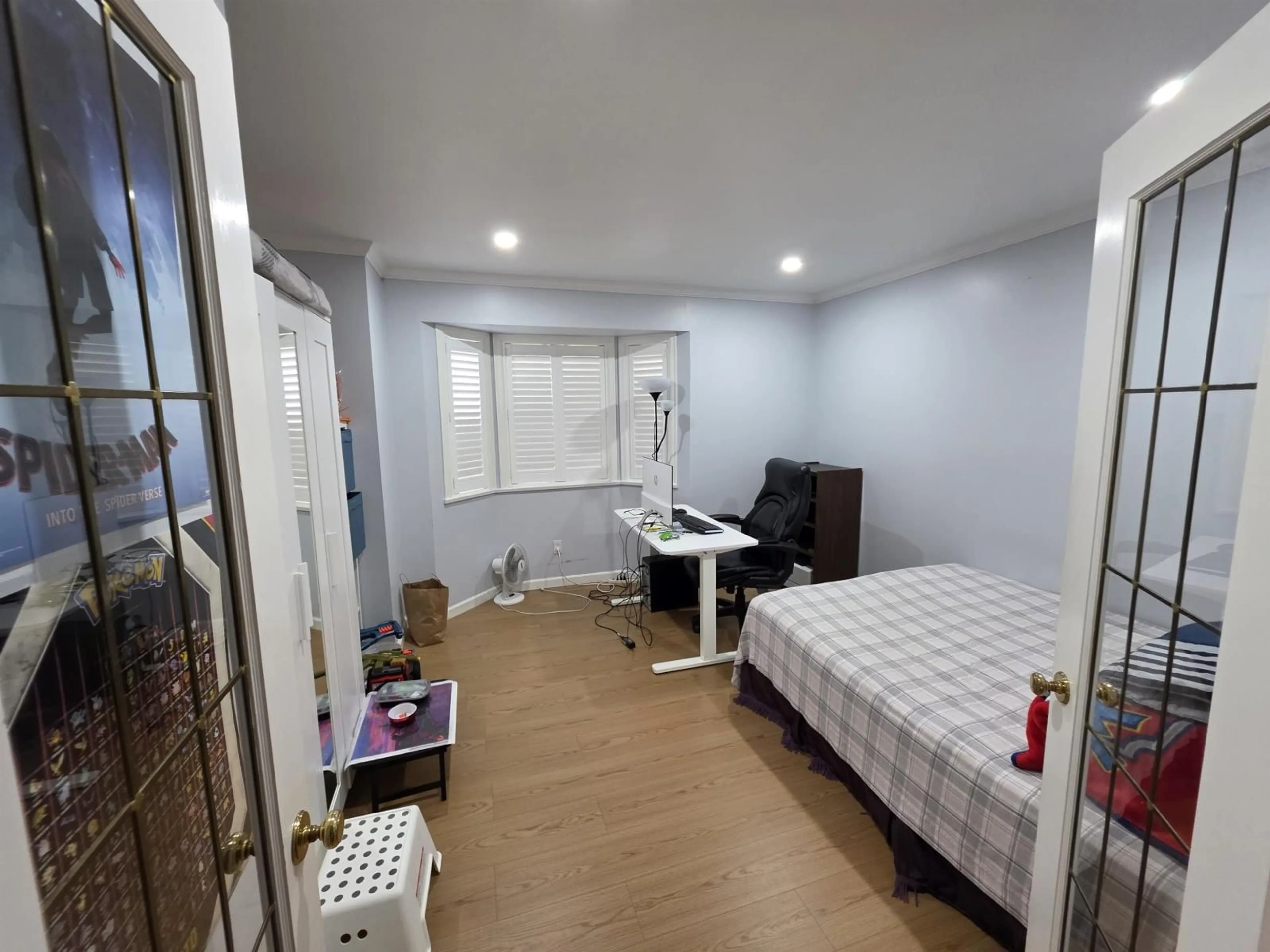 A pic of a room for 15580 20 AVENUE, Surrey British Columbia V4A2A5
