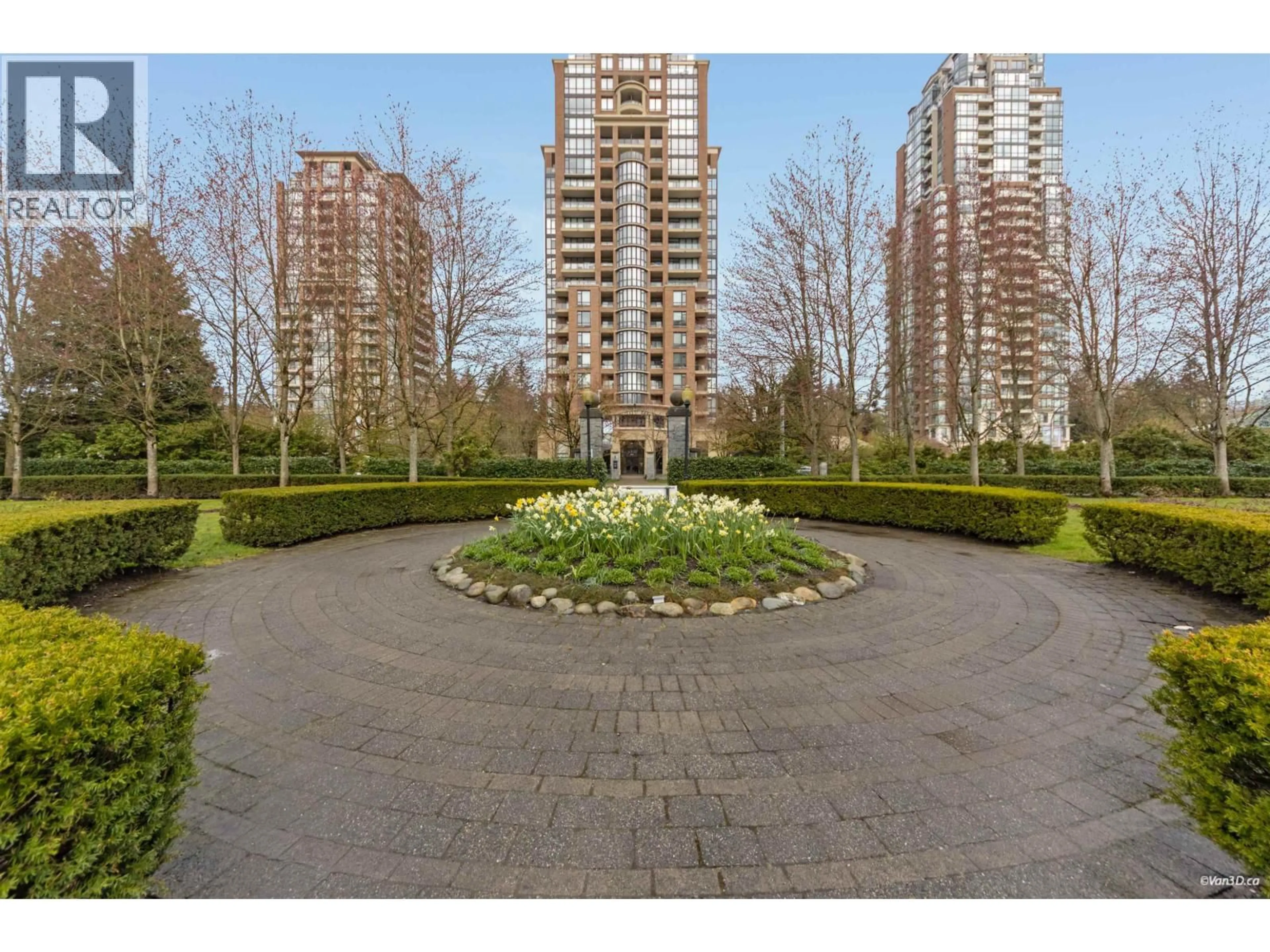 Patio, street for 1707 - 6838 STATION HILL DRIVE, Burnaby British Columbia V3N5A4