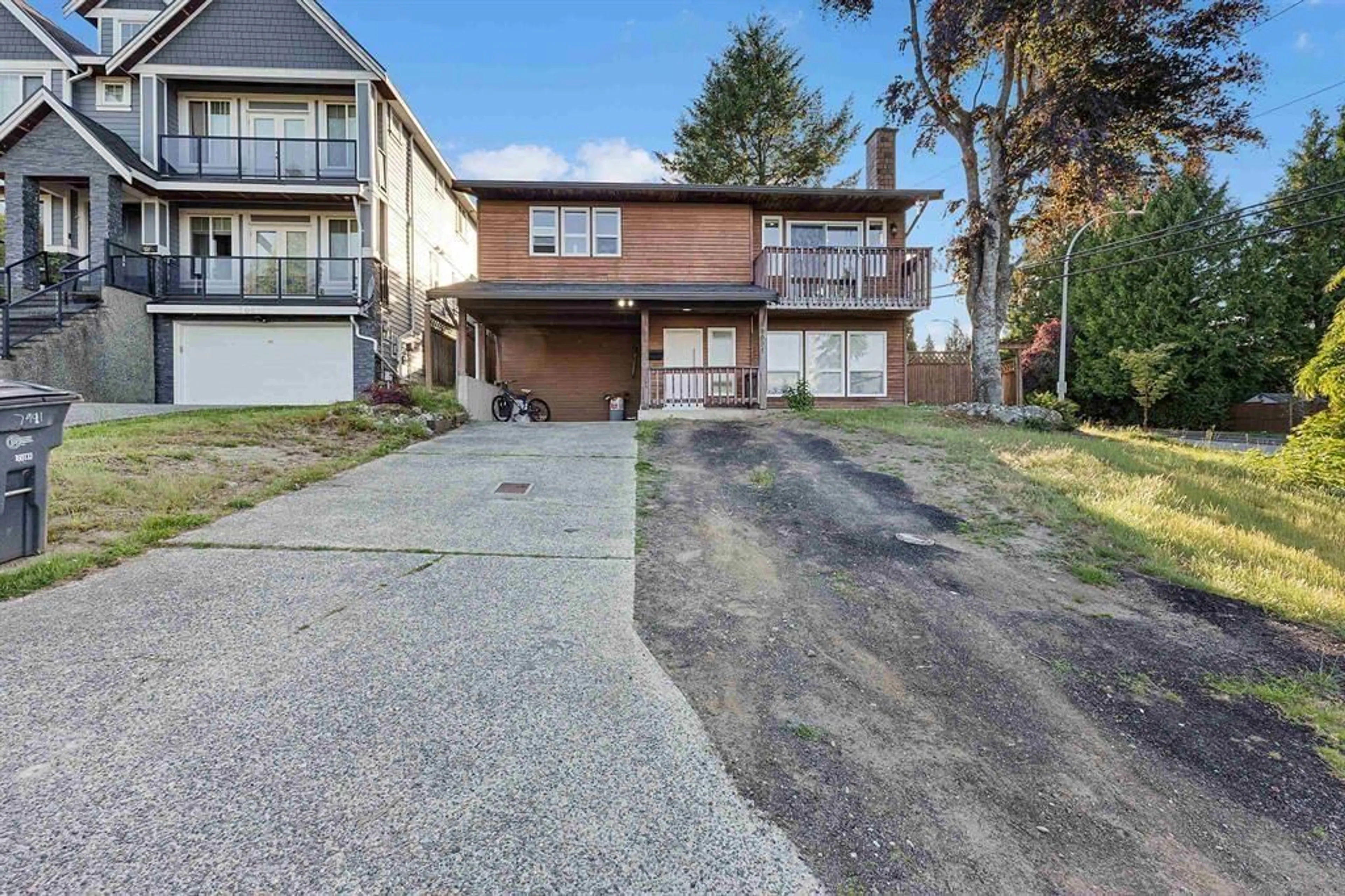 A pic from outside/outdoor area/front of a property/back of a property/a pic from drone, street for 7991 138A STREET, Surrey British Columbia V3W7E8