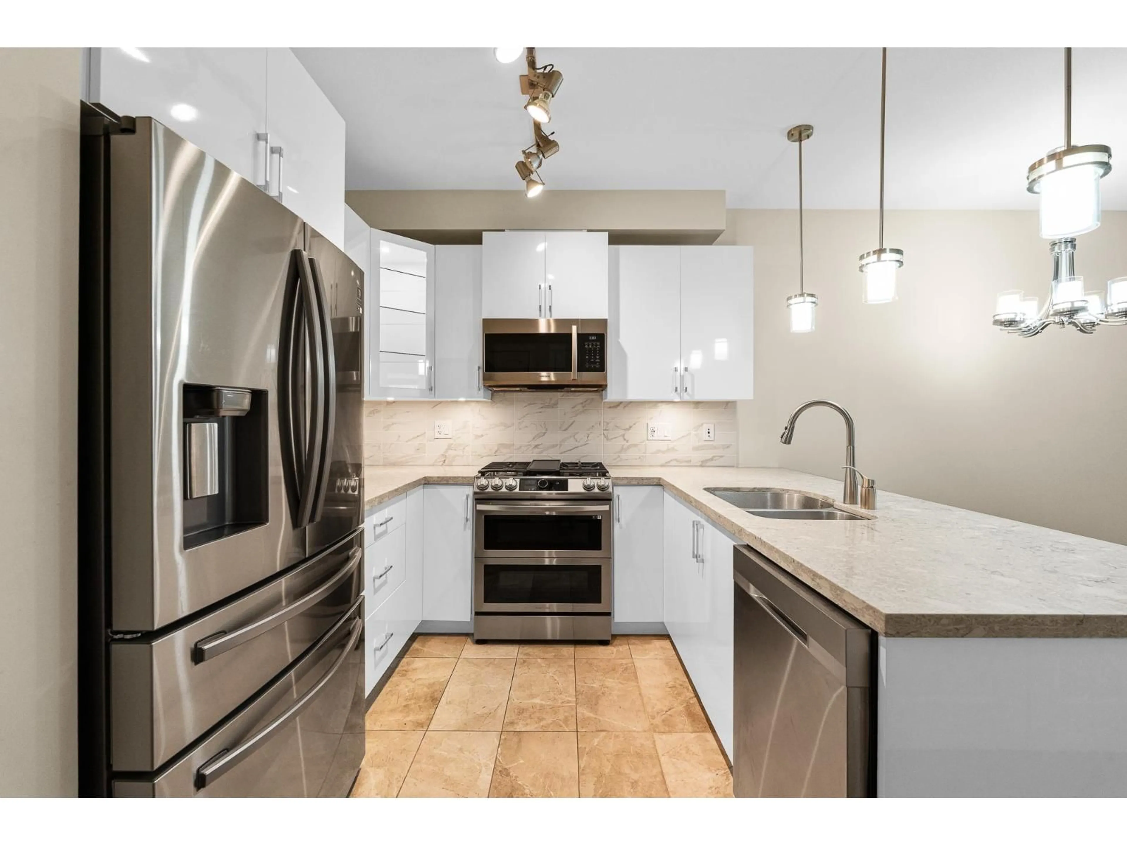 Open concept kitchen, unknown for 109 - 20367 85 AVENUE, Langley British Columbia V2Y3R1