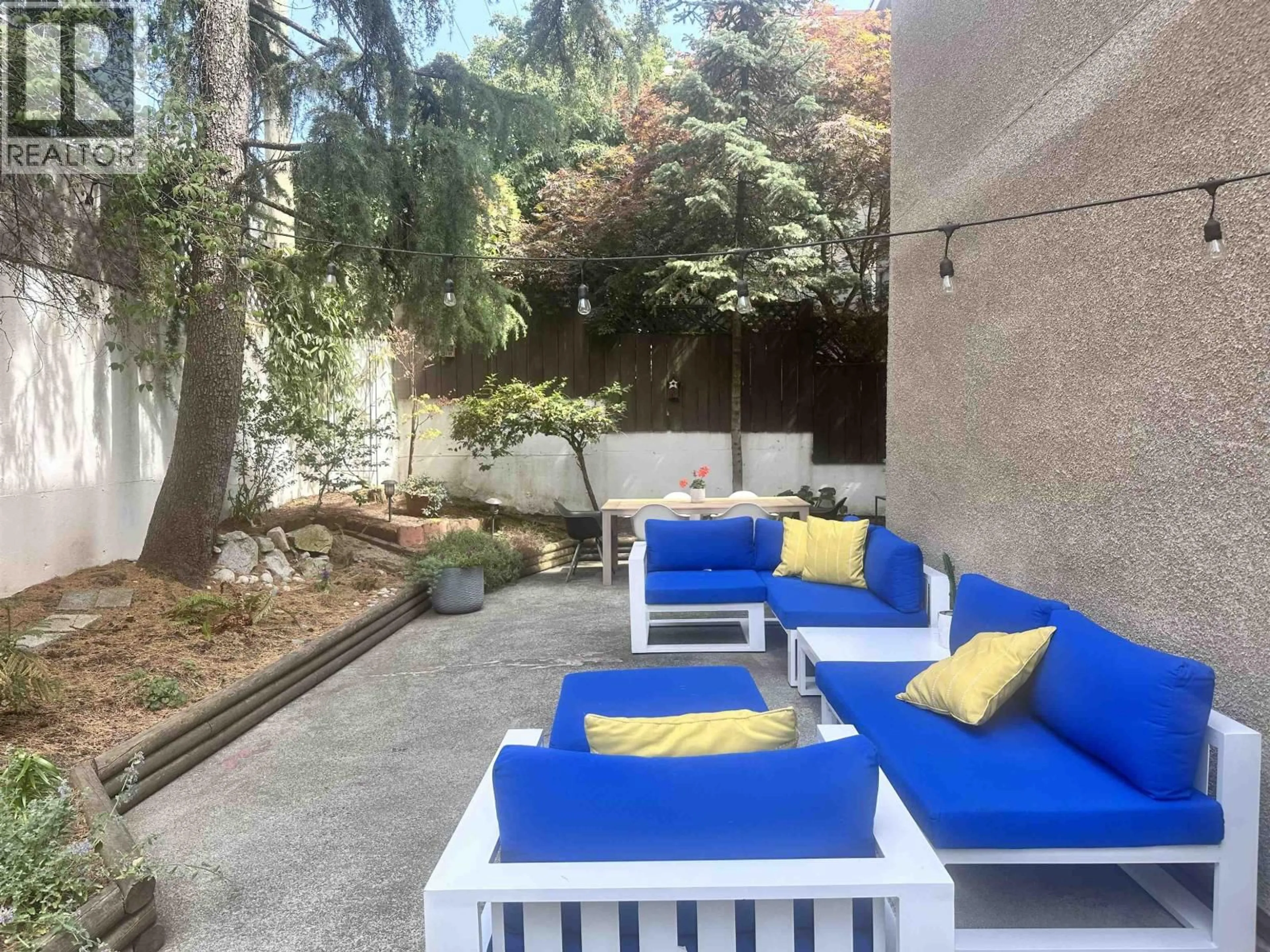 Patio, street for 201 - 120 4TH STREET, North Vancouver British Columbia V7L1H6