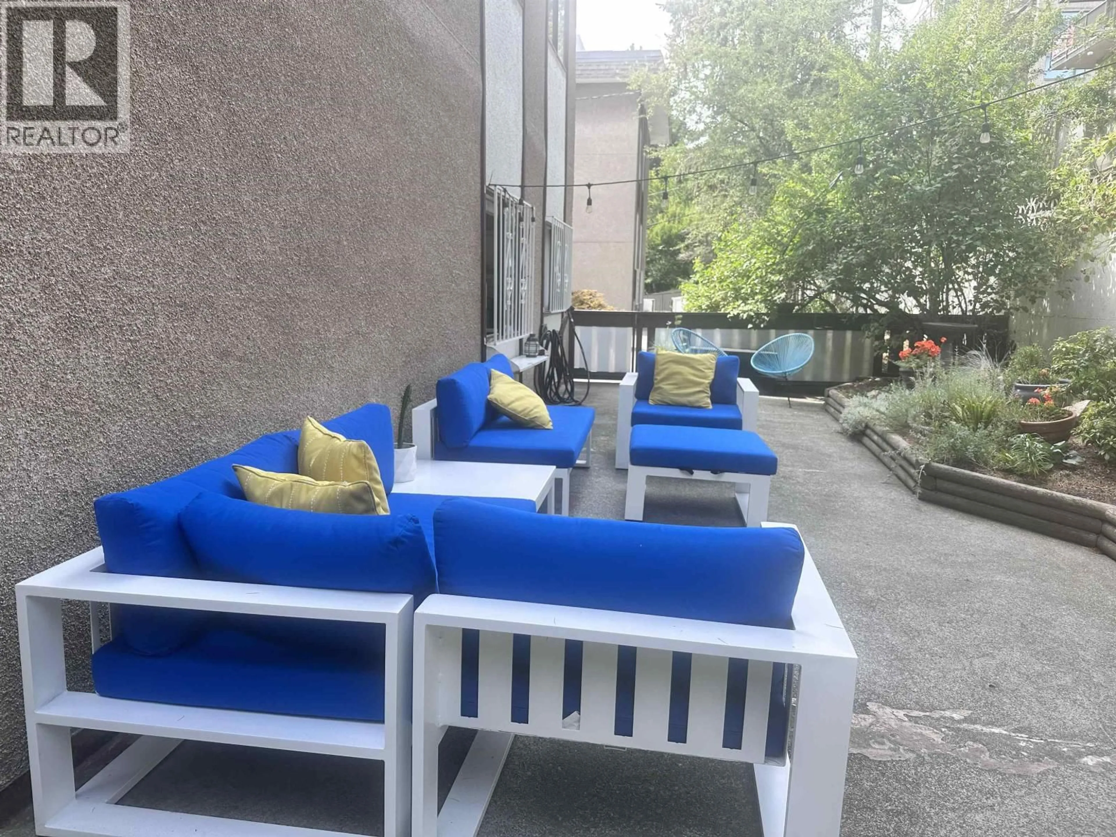 Patio, street for 201 - 120 4TH STREET, North Vancouver British Columbia V7L1H6