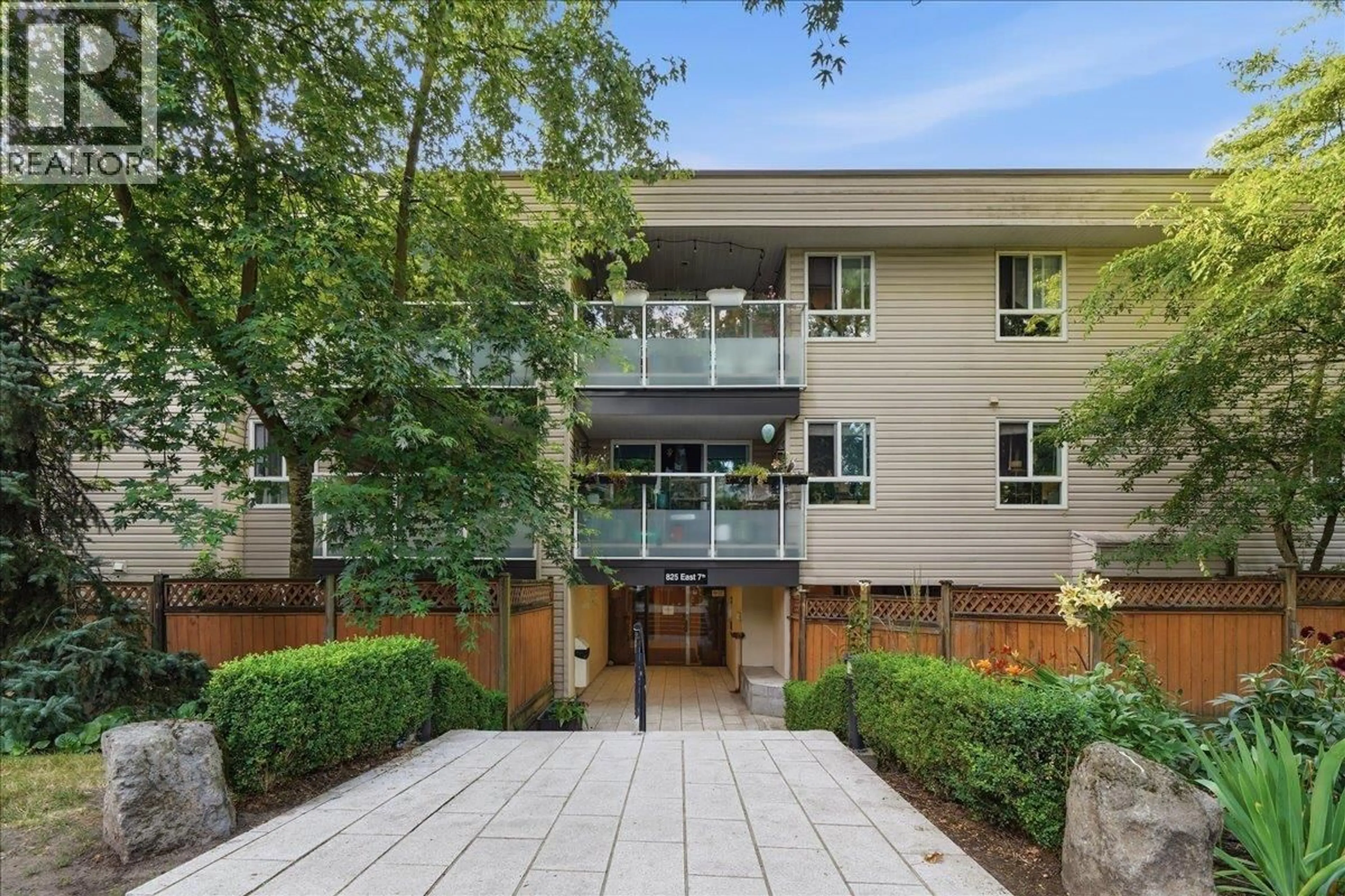 Patio, building for 309 - 825 7TH AVENUE, Vancouver British Columbia V5T1P4