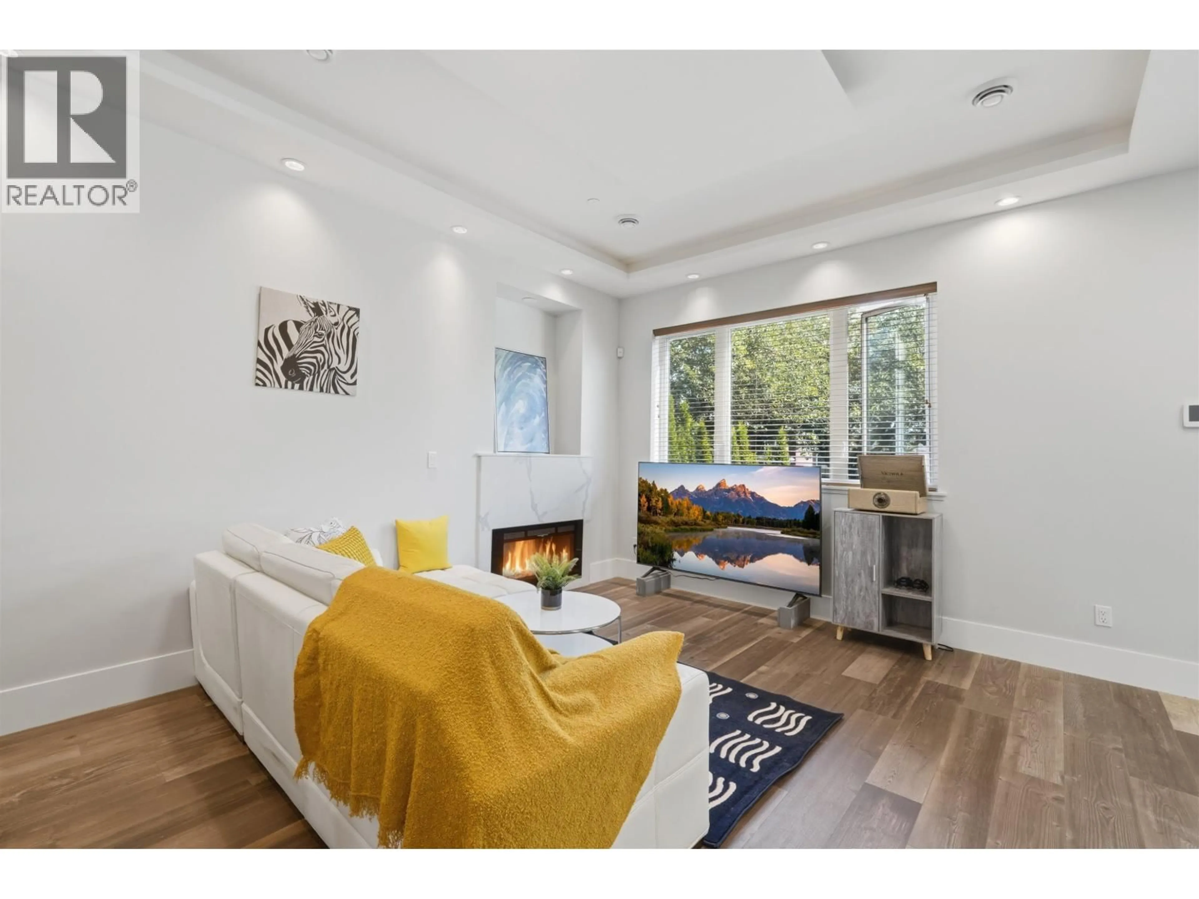 Living room with furniture, unknown for 3123 7TH AVENUE, Vancouver British Columbia V5M1V6
