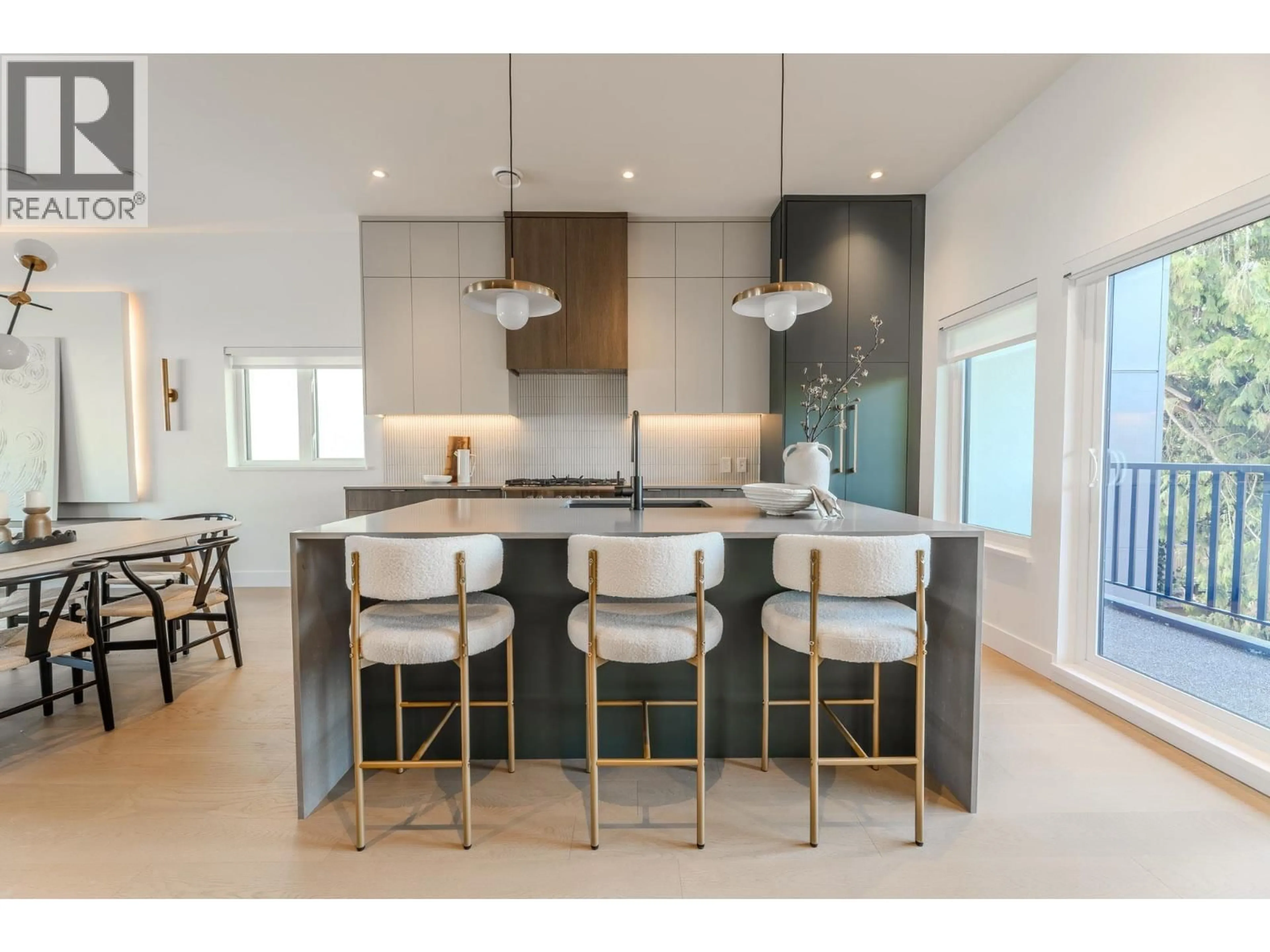 Contemporary kitchen, unknown for 2 - 8483 16 AVENUE, Burnaby British Columbia V3N1S4
