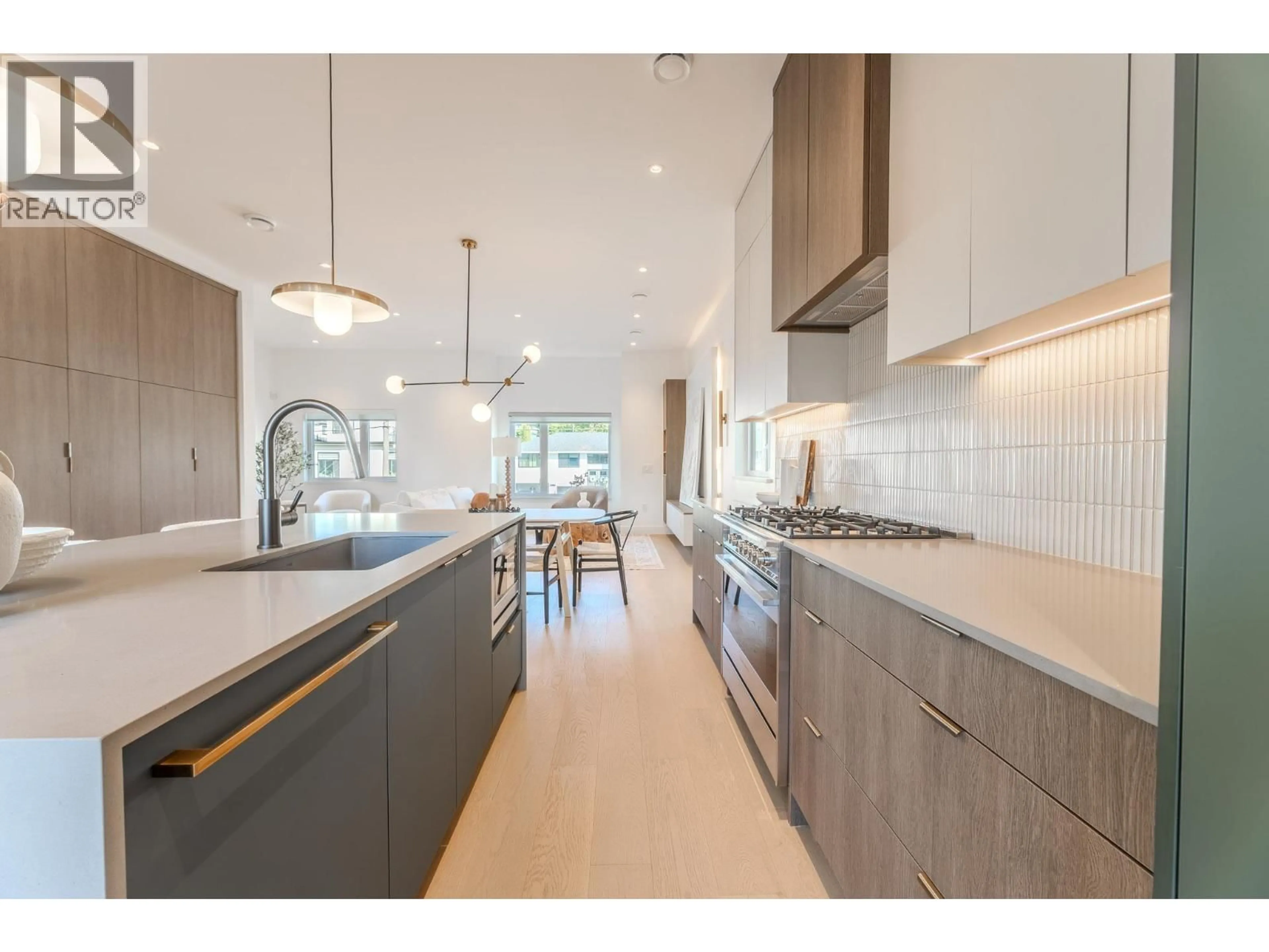 Open concept kitchen, ceramic/tile floor for 2 - 8483 16 AVENUE, Burnaby British Columbia V3N1S4