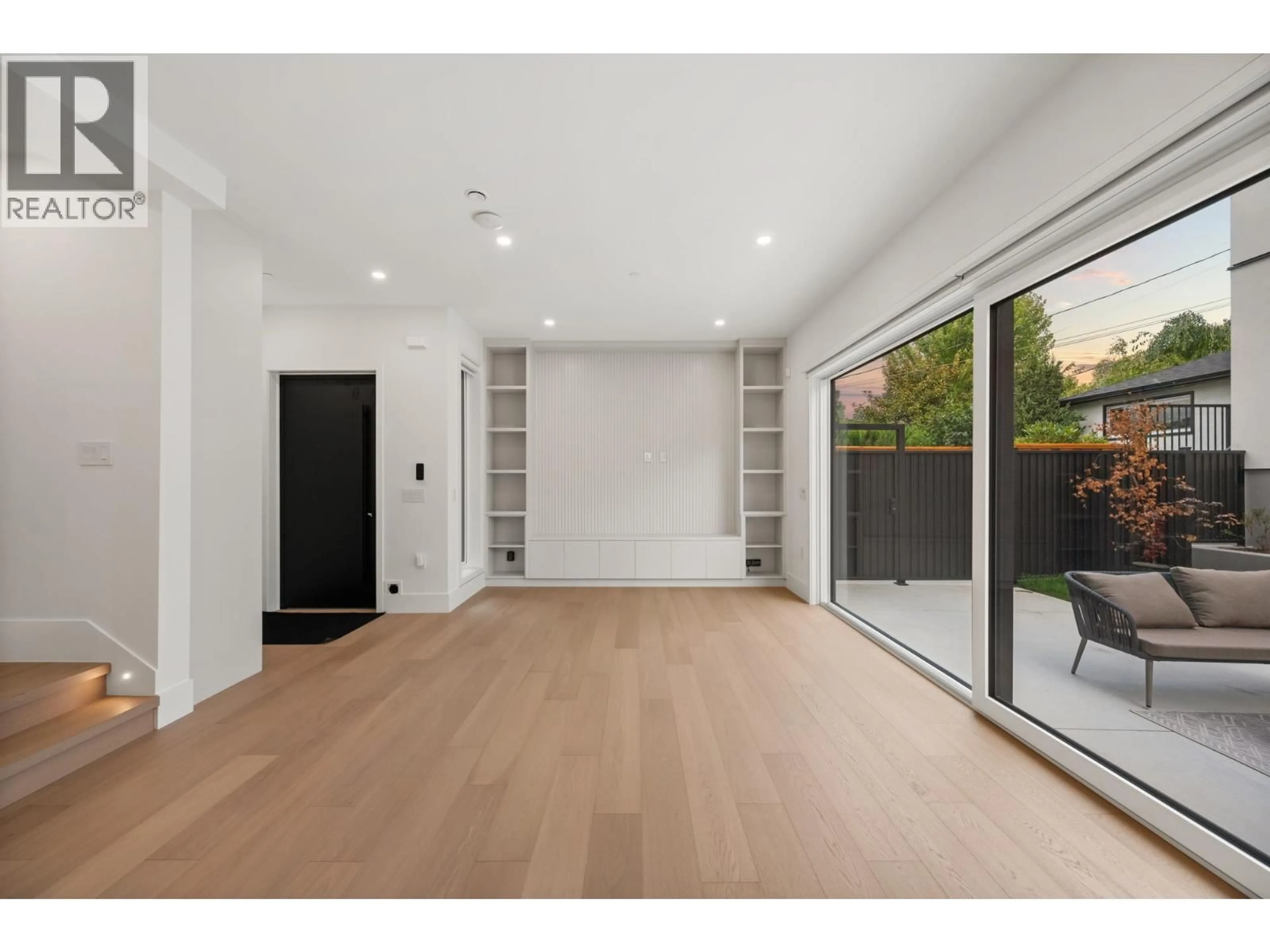 Unknown for 2 - 3428 MONS DRIVE, Vancouver British Columbia V5M3B6