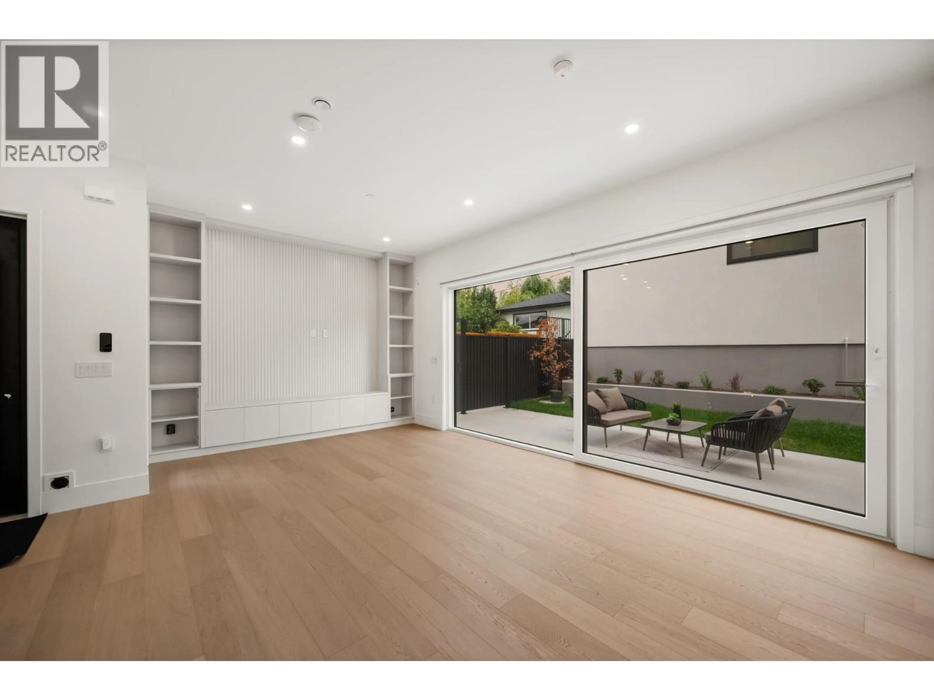 A pic of a room for 2 - 3428 MONS DRIVE, Vancouver British Columbia V5M3B6