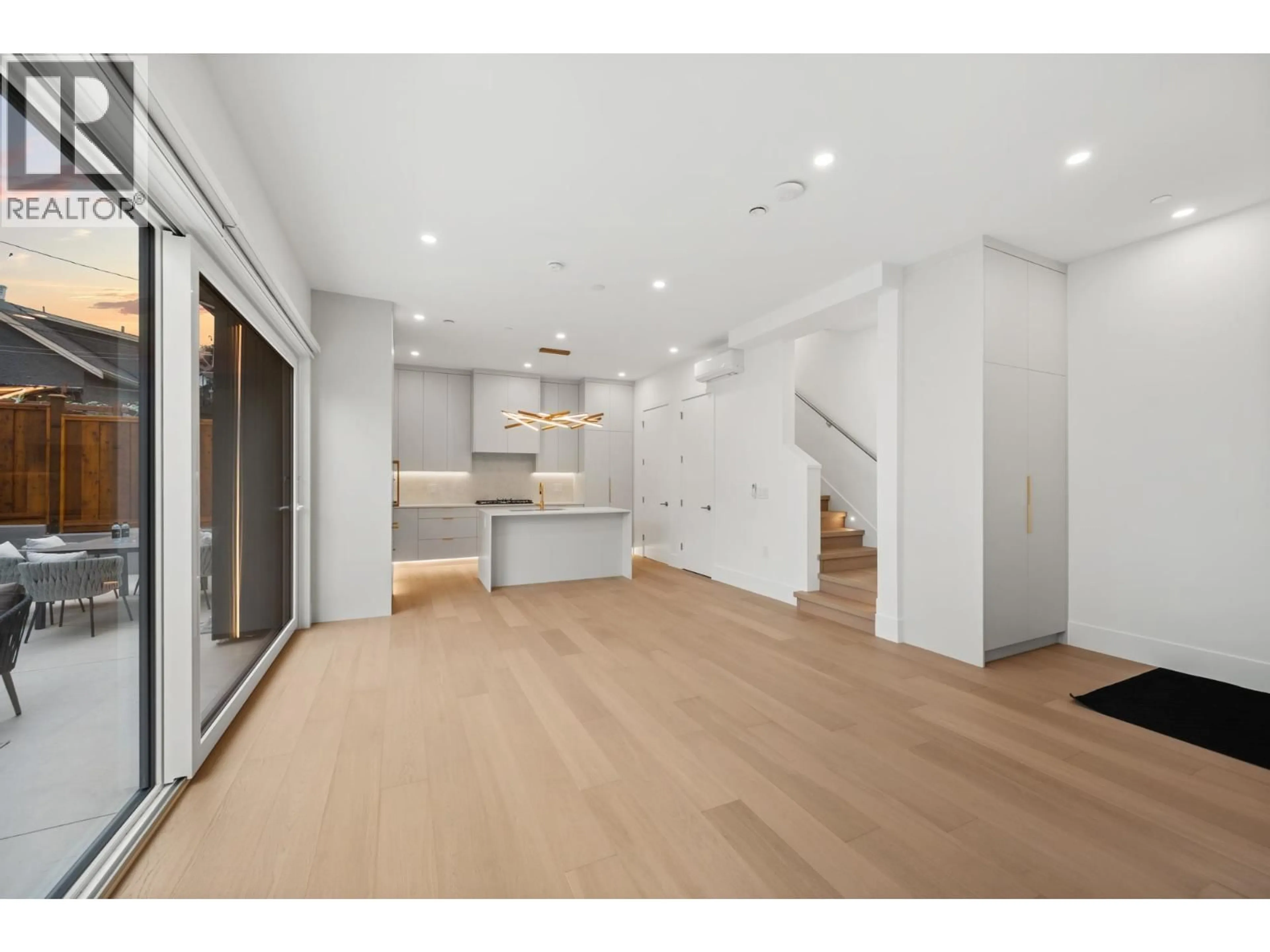 Unknown for 2 - 3428 MONS DRIVE, Vancouver British Columbia V5M3B6