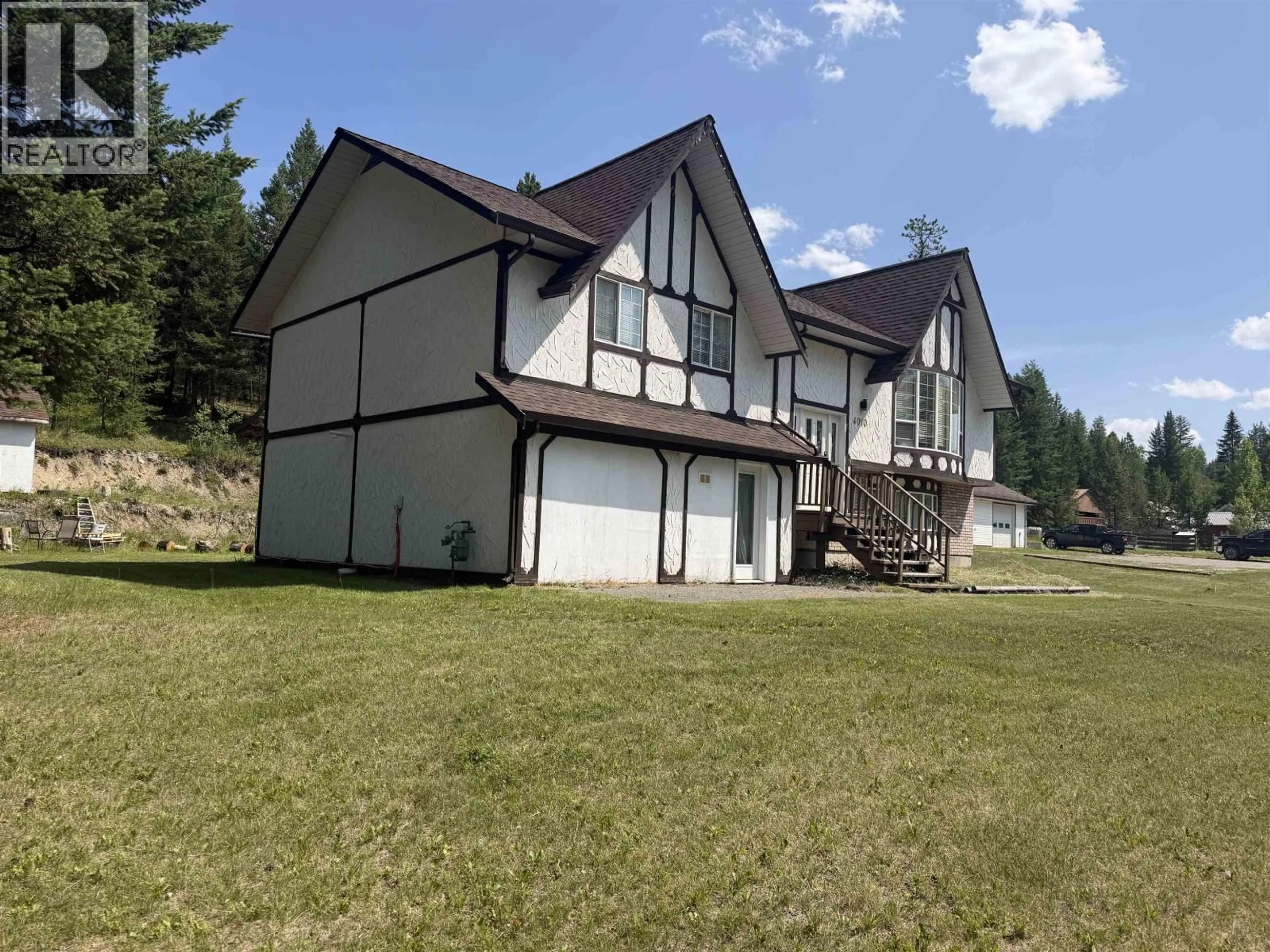 Home with vinyl exterior material, mountain view for 4010 CARIBOO 97 HIGHWAY, Williams Lake British Columbia V2G5A3