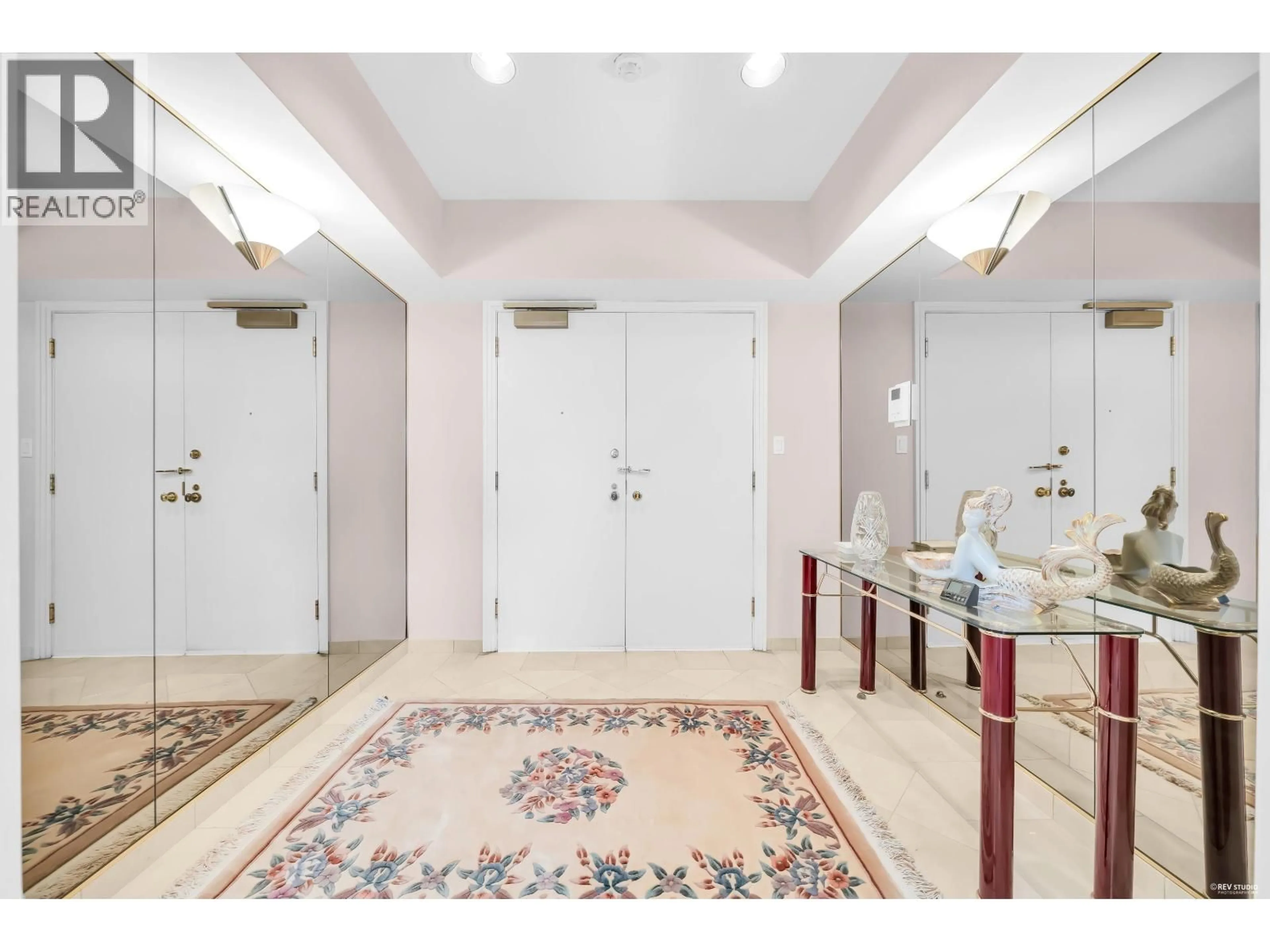Indoor foyer for 12A - 1500 ALBERNI STREET, Vancouver British Columbia V6G3C9