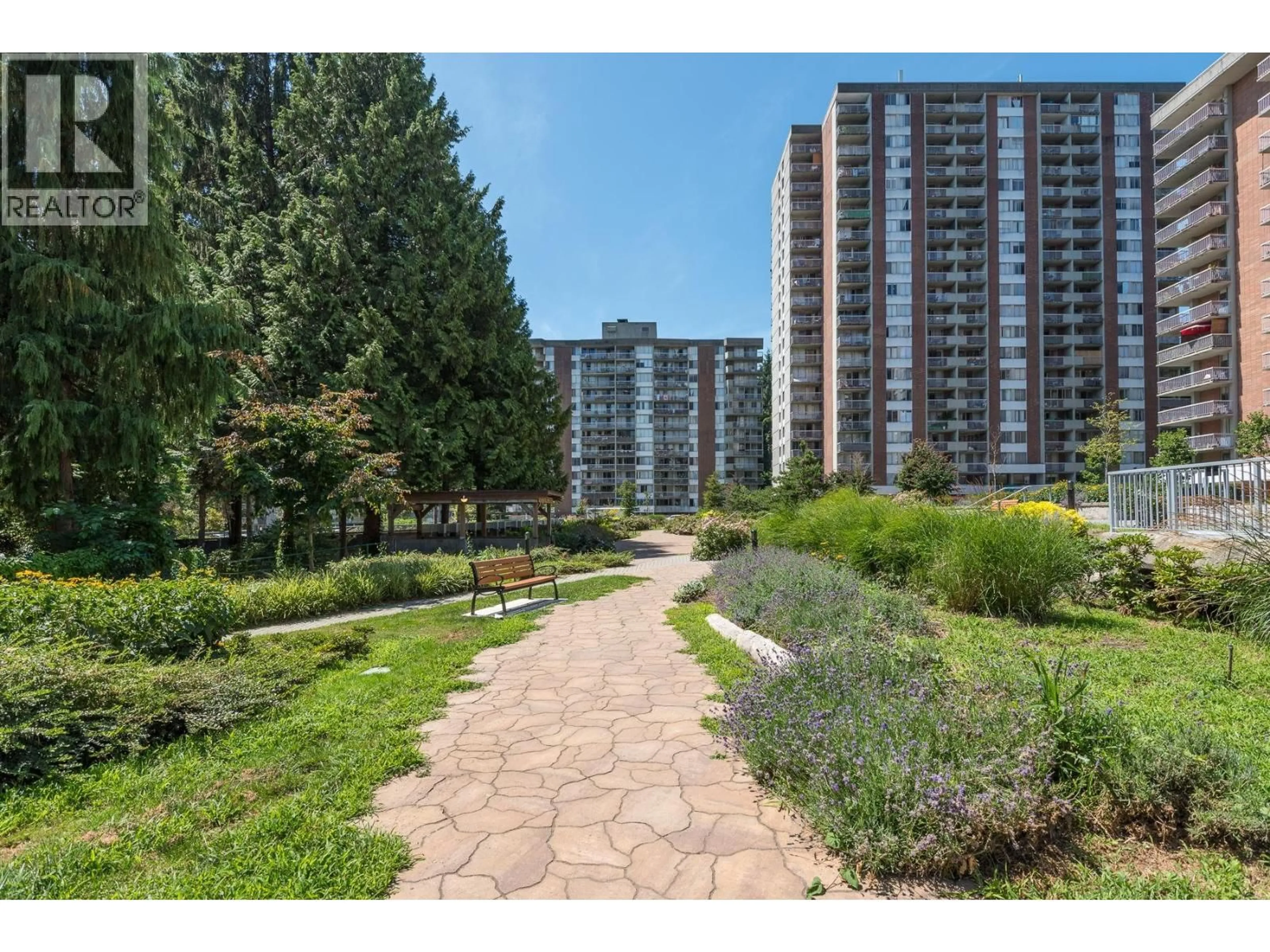 Patio, street for 711 - 2016 FULLERTON AVENUE, North Vancouver British Columbia V7P3E6