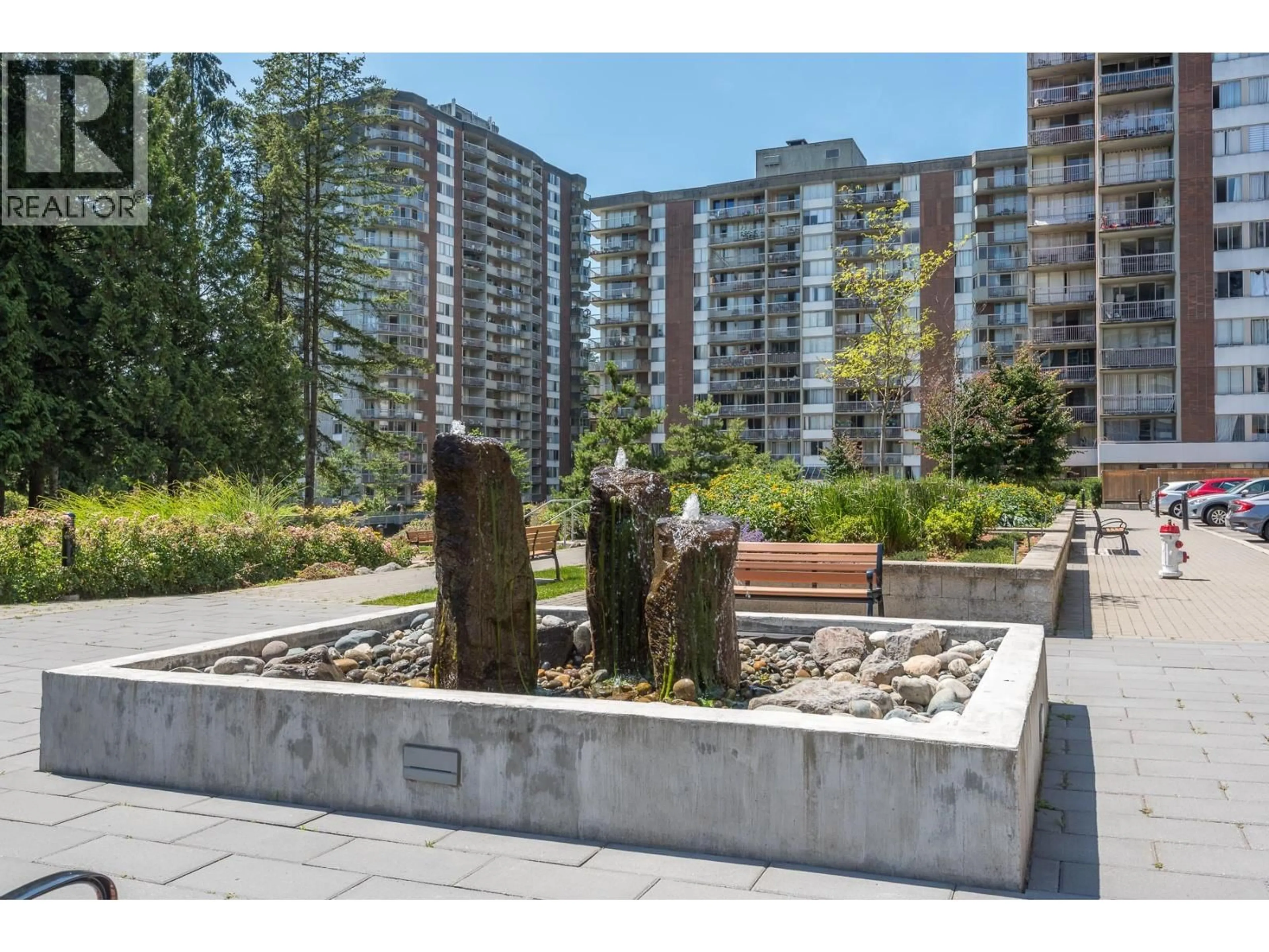 Patio, street for 711 - 2016 FULLERTON AVENUE, North Vancouver British Columbia V7P3E6