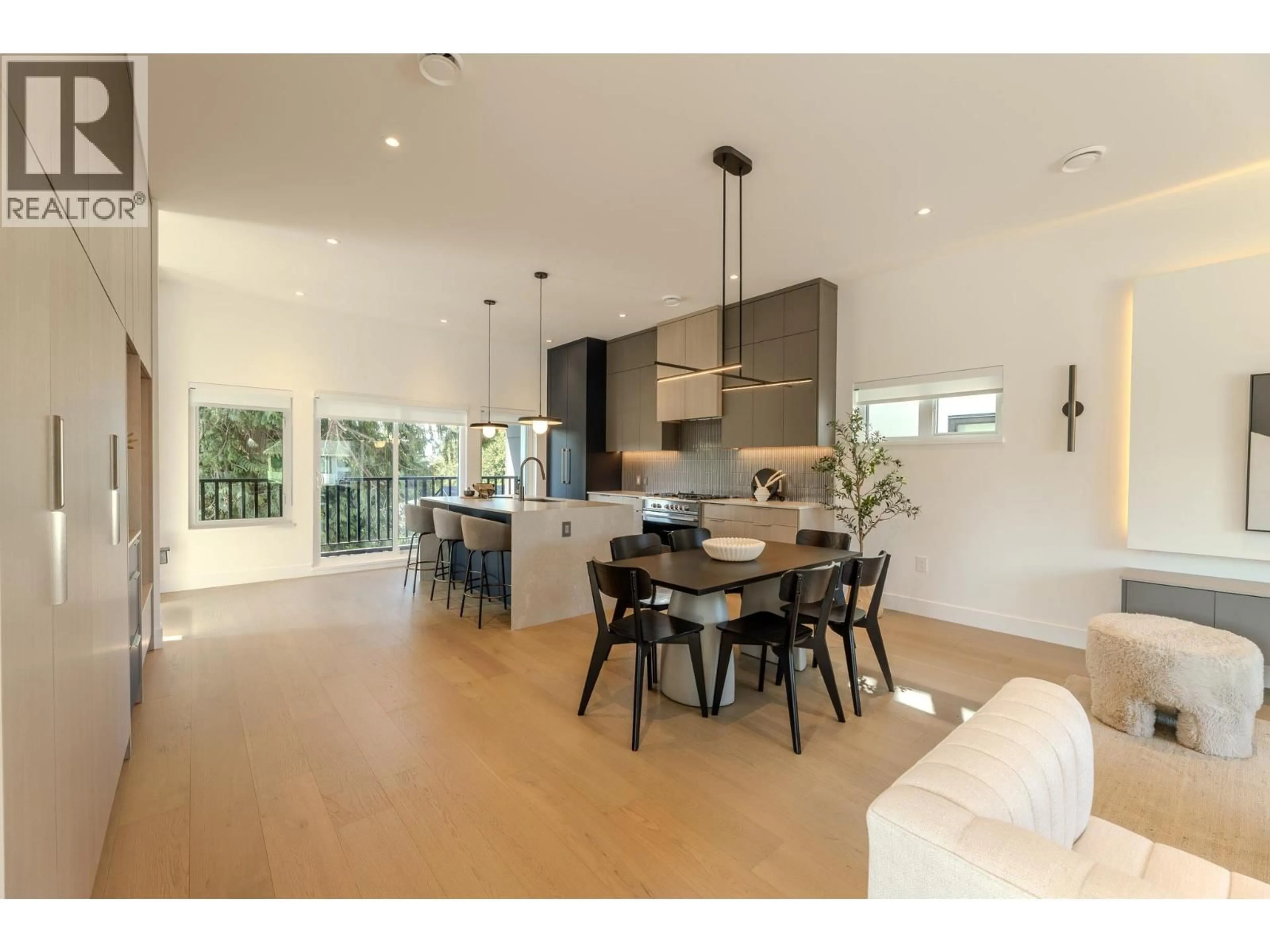 Open concept kitchen, unknown for 4 - 8483 16 AVENUE, Burnaby British Columbia V3N1S4