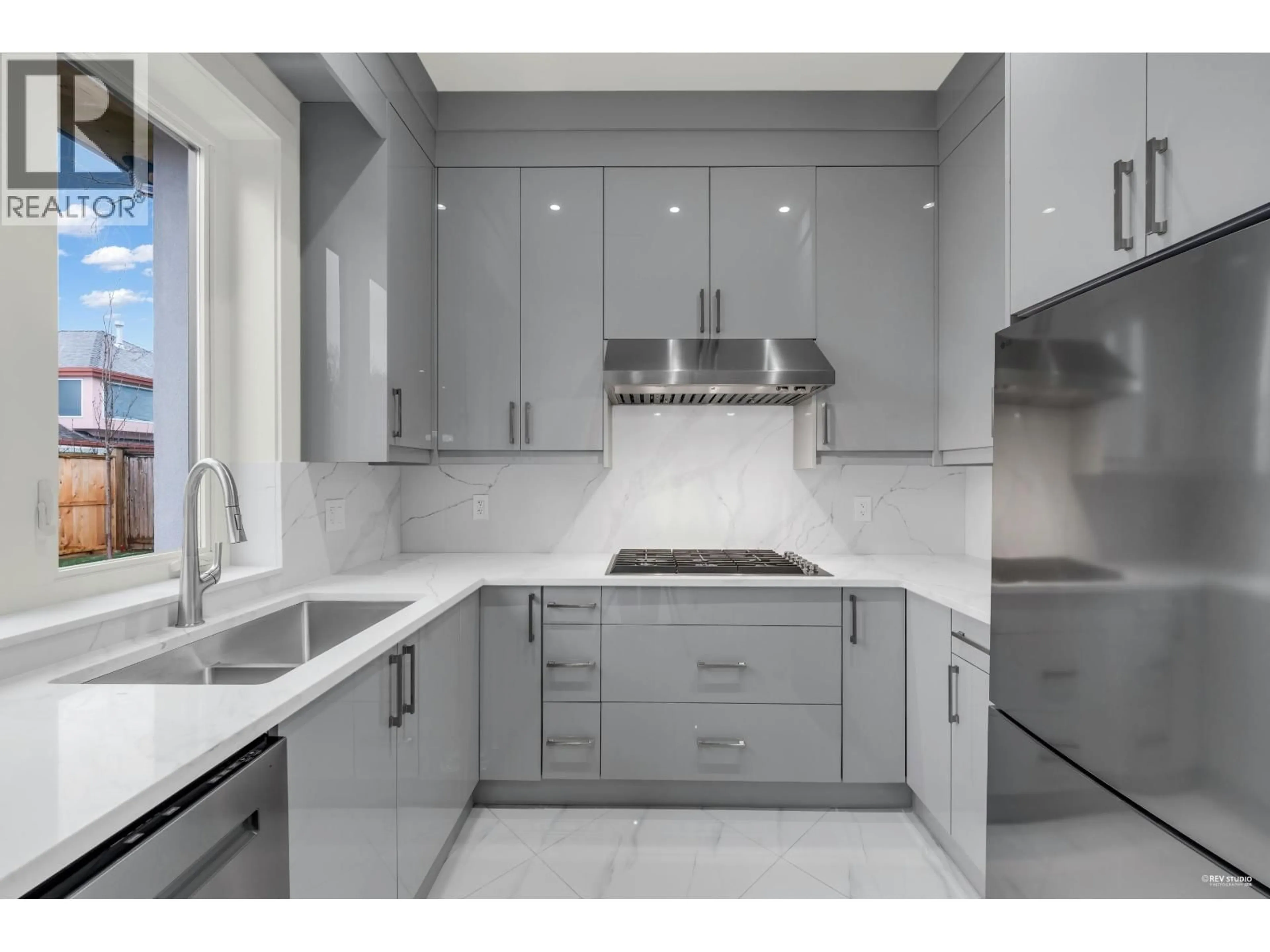 Contemporary kitchen, ceramic/tile floor for 3651 FRANCIS ROAD, Richmond British Columbia V7C1J4