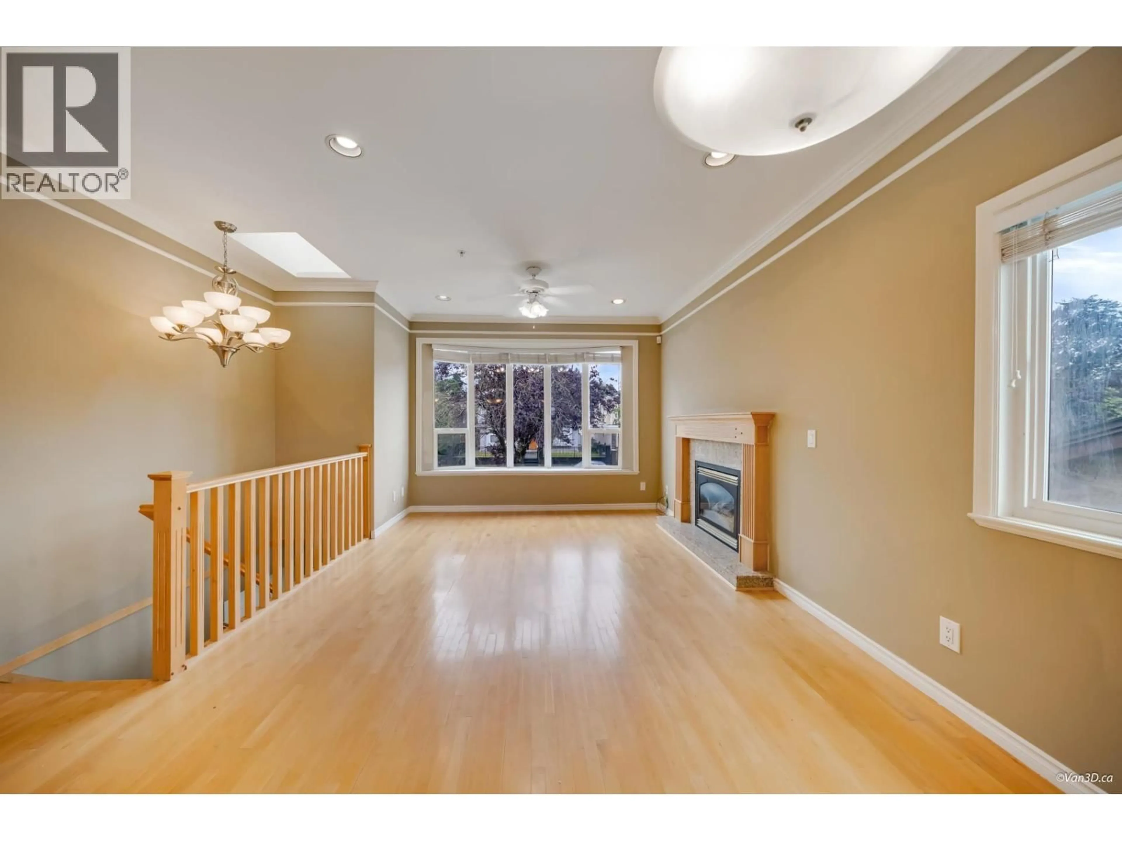 Indoor foyer for 1140 HAZELTON STREET, Vancouver British Columbia V5K4H9