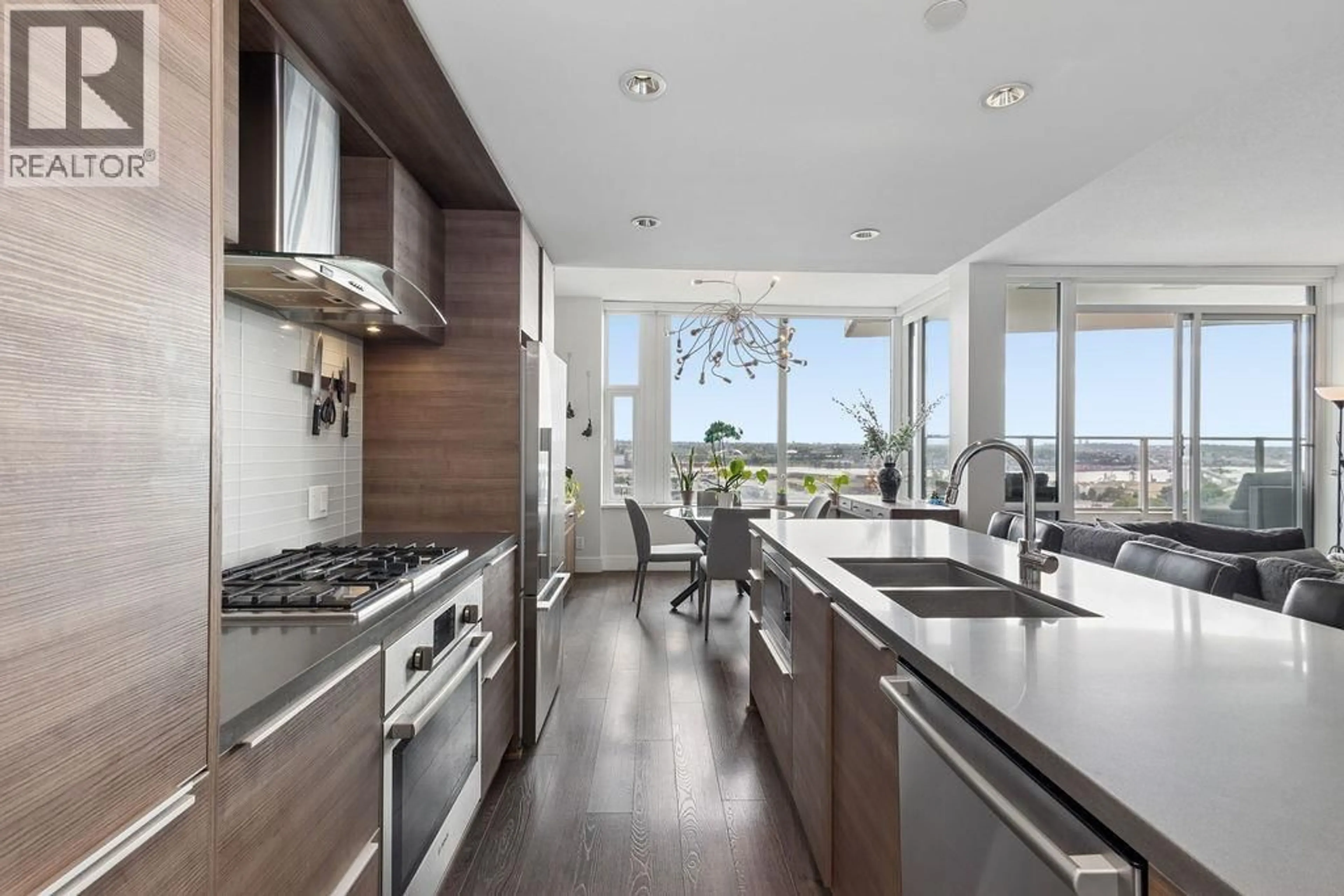 Contemporary kitchen, unknown for 2303 - 1550 FERN STREET, North Vancouver British Columbia V7J0A9