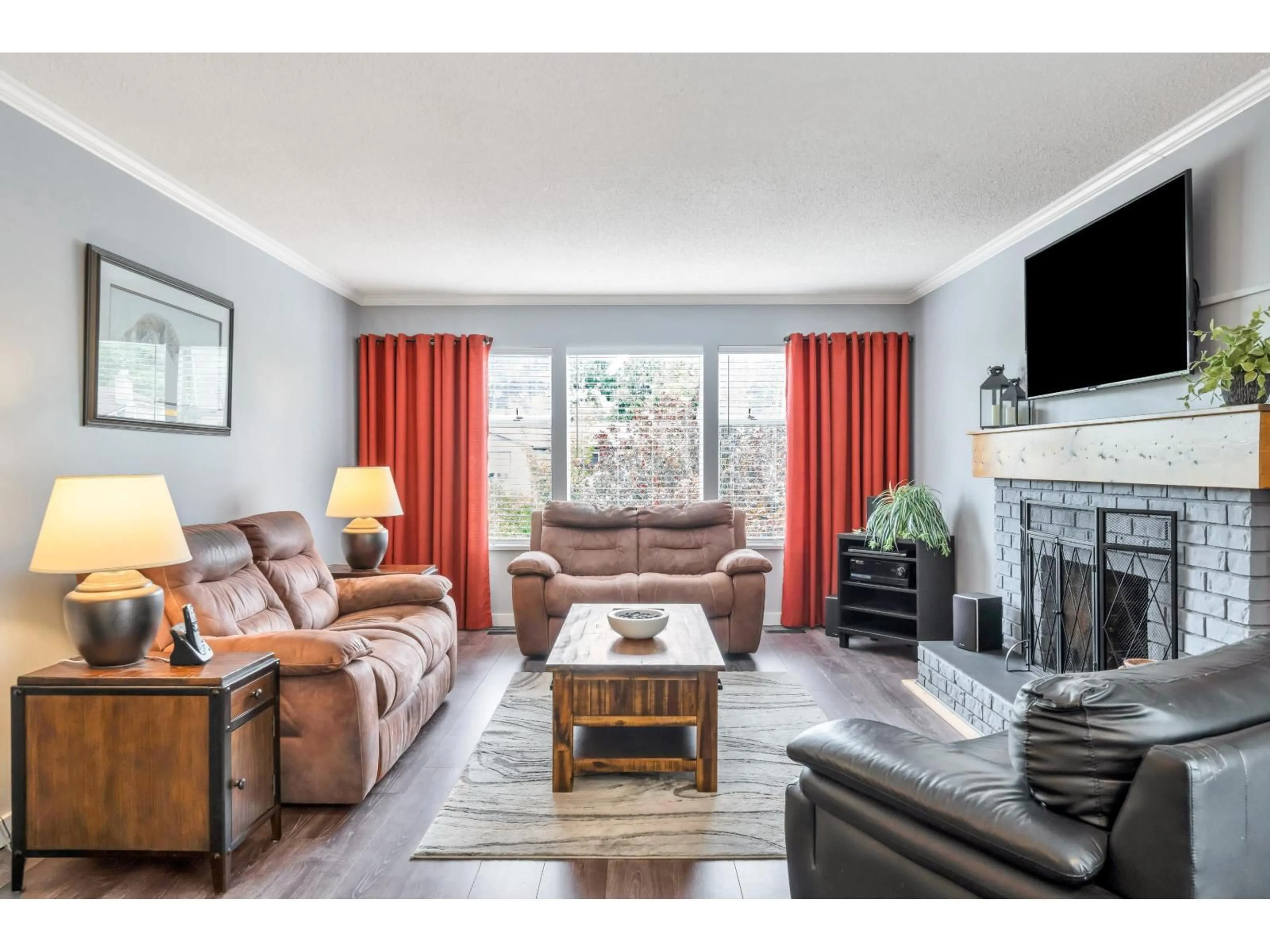 Living room with furniture, unknown for 21226 92 AVENUE, Langley British Columbia V1M1L2