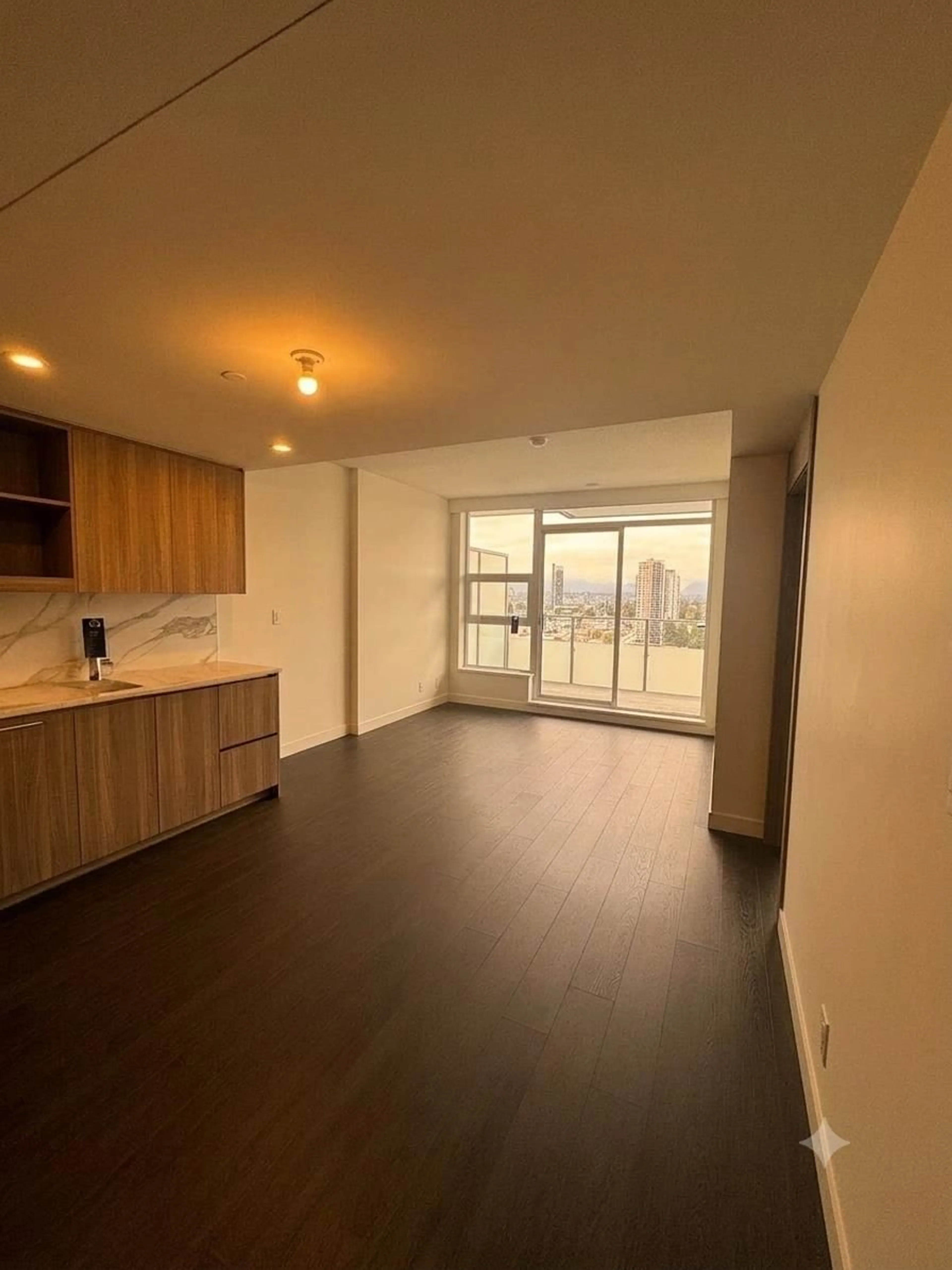 A pic of a room for 2201 - 13778 100TH AVENUE, Surrey British Columbia V3T0V3