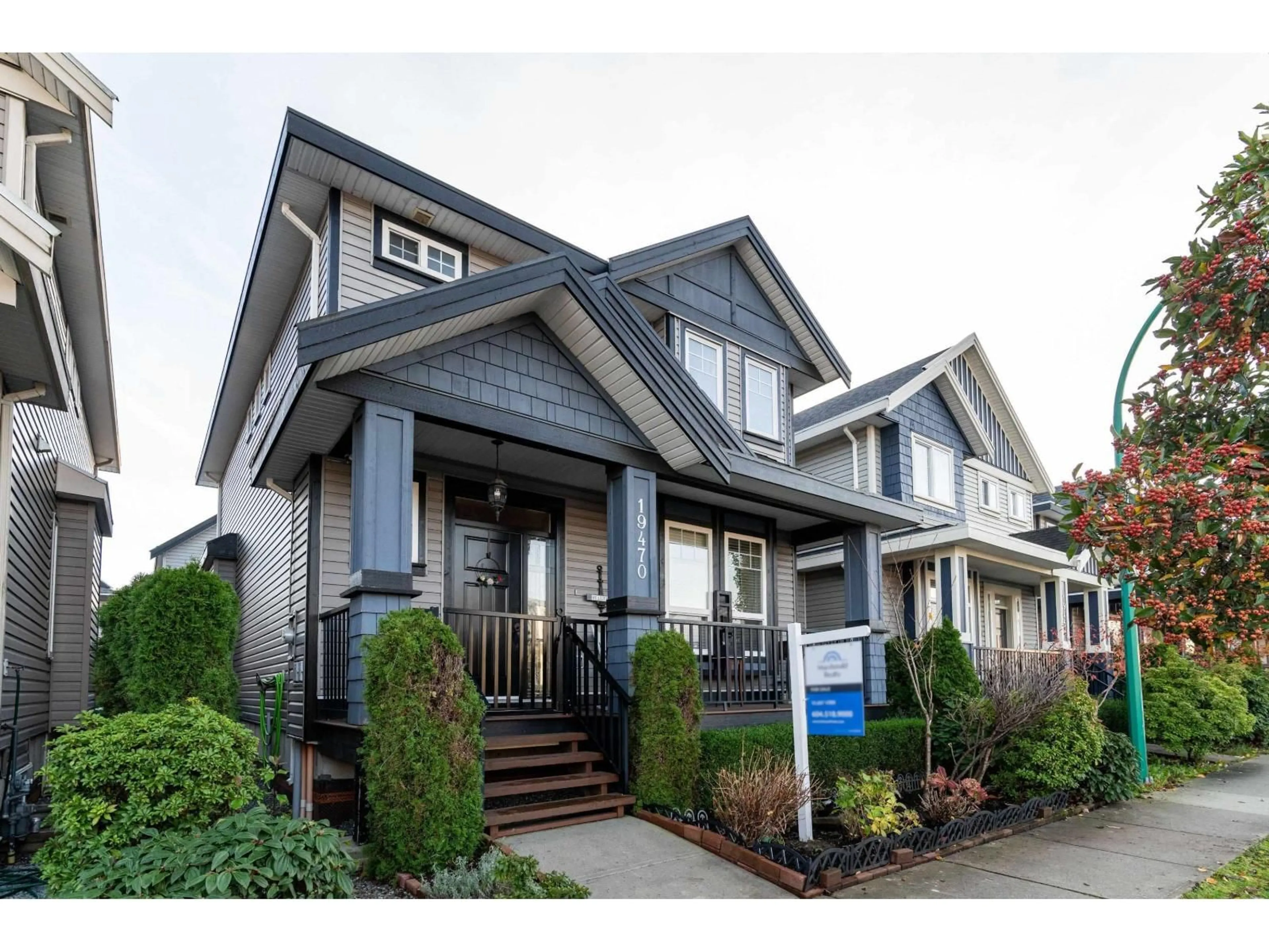 Home with vinyl exterior material, street for 19470 72 AVENUE, Surrey British Columbia V4N5Z4