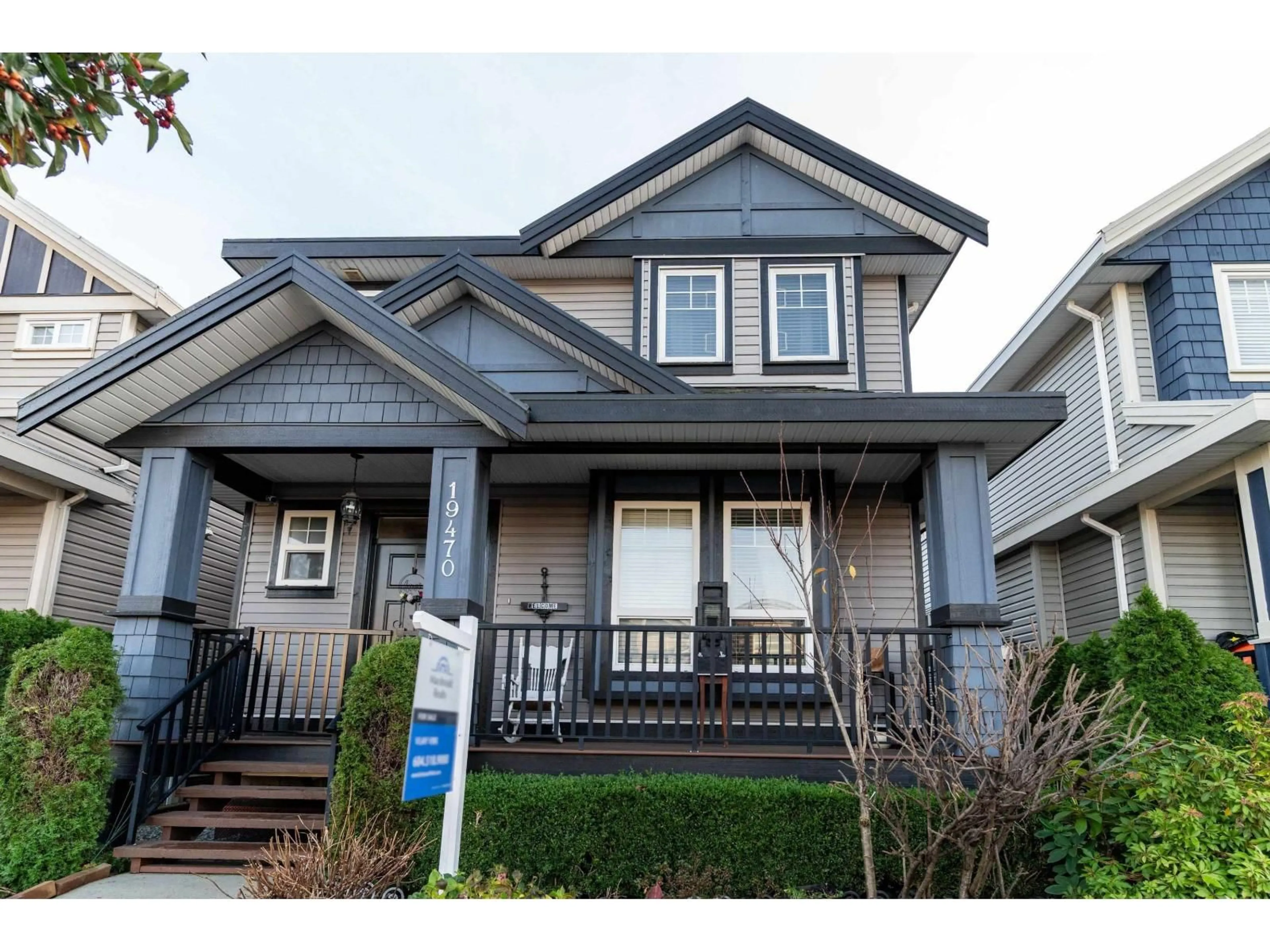 Home with vinyl exterior material, street for 19470 72 AVENUE, Surrey British Columbia V4N5Z4