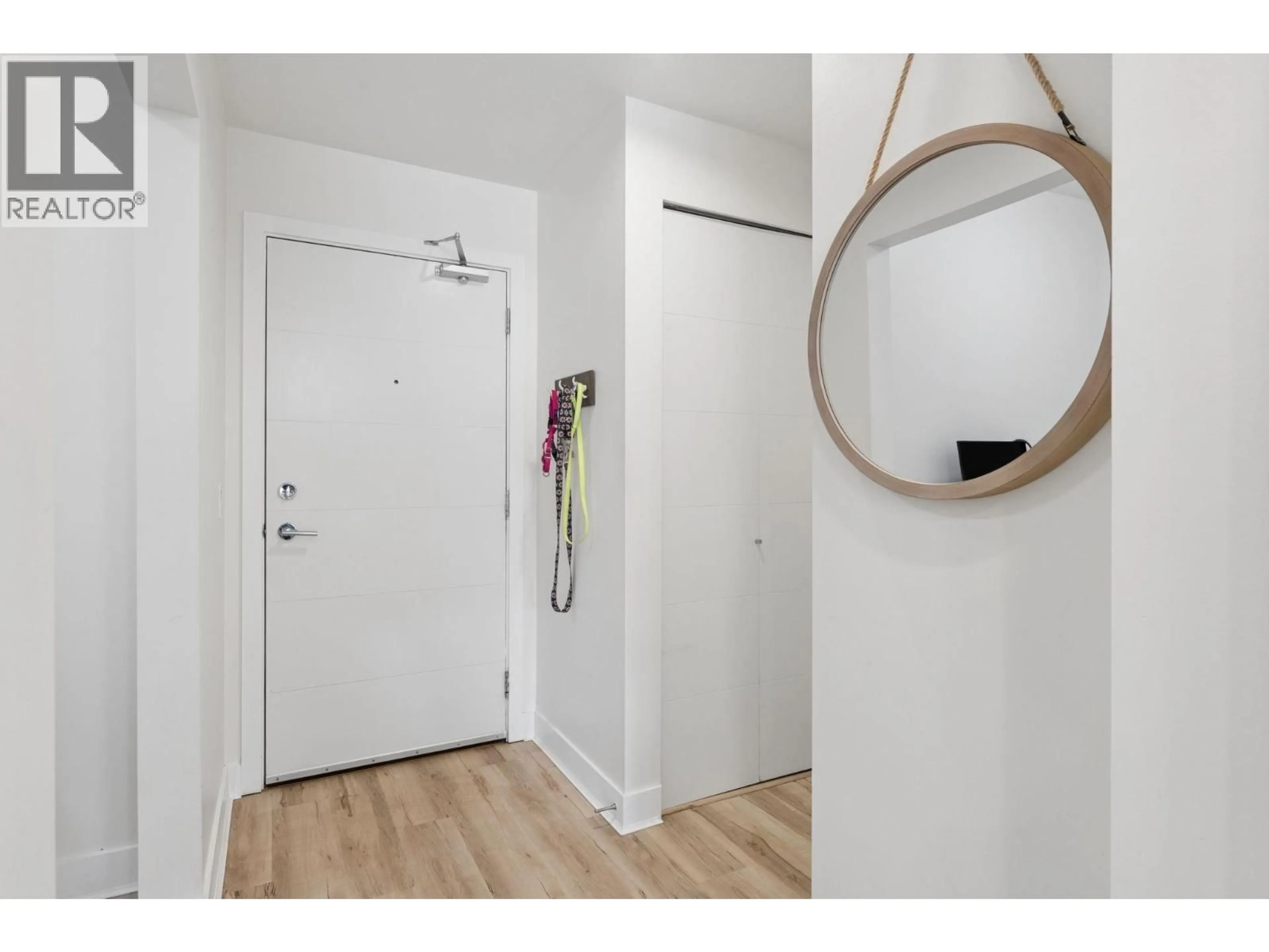 Indoor entryway for 312 - 733 3RD STREET, North Vancouver British Columbia V7M0C8