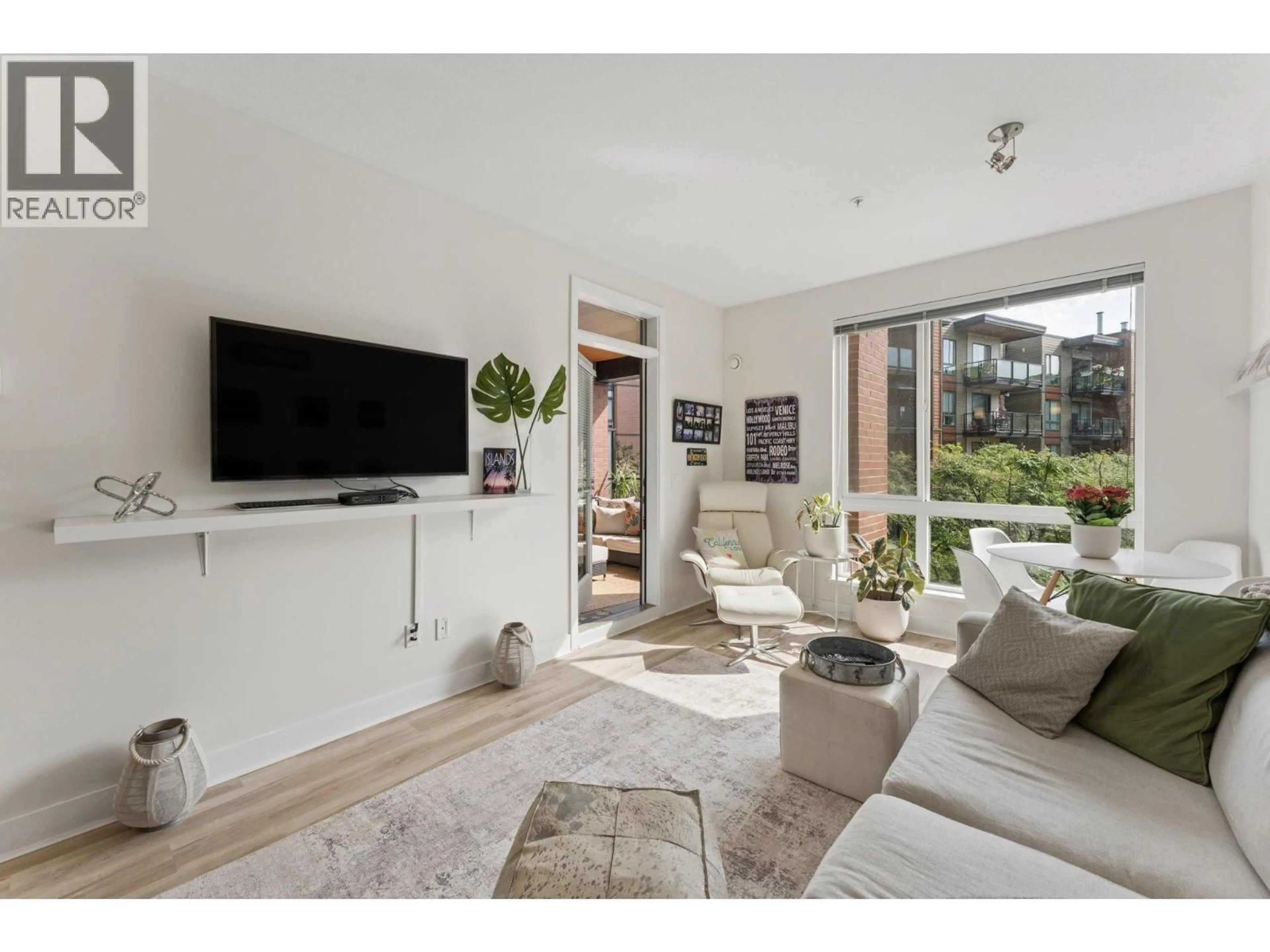 Living room with furniture, unknown for 312 - 733 3RD STREET, North Vancouver British Columbia V7M0C8