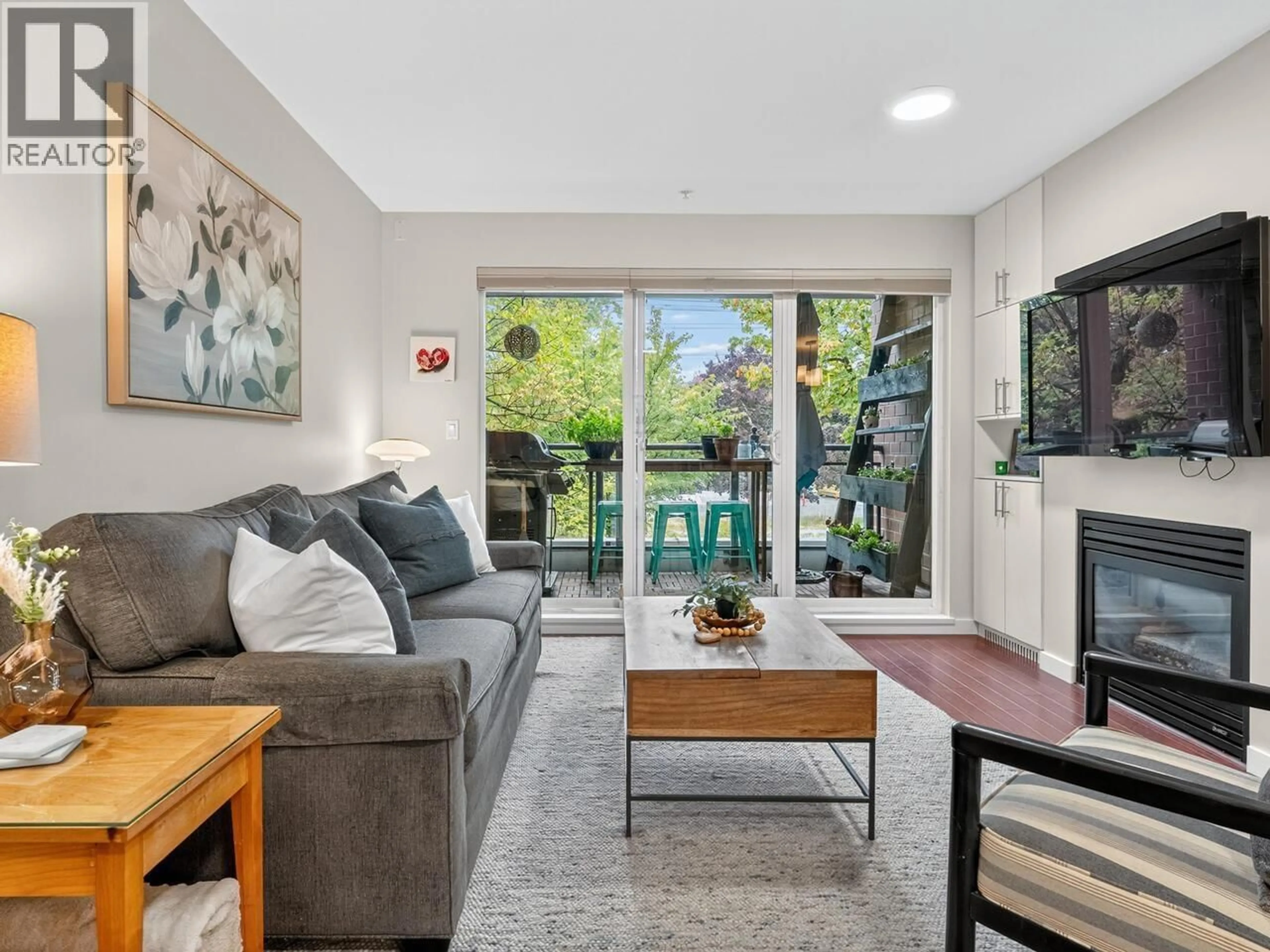 Living room with furniture, unknown for 206 - 2096 46TH AVENUE, Vancouver British Columbia V6M2K9