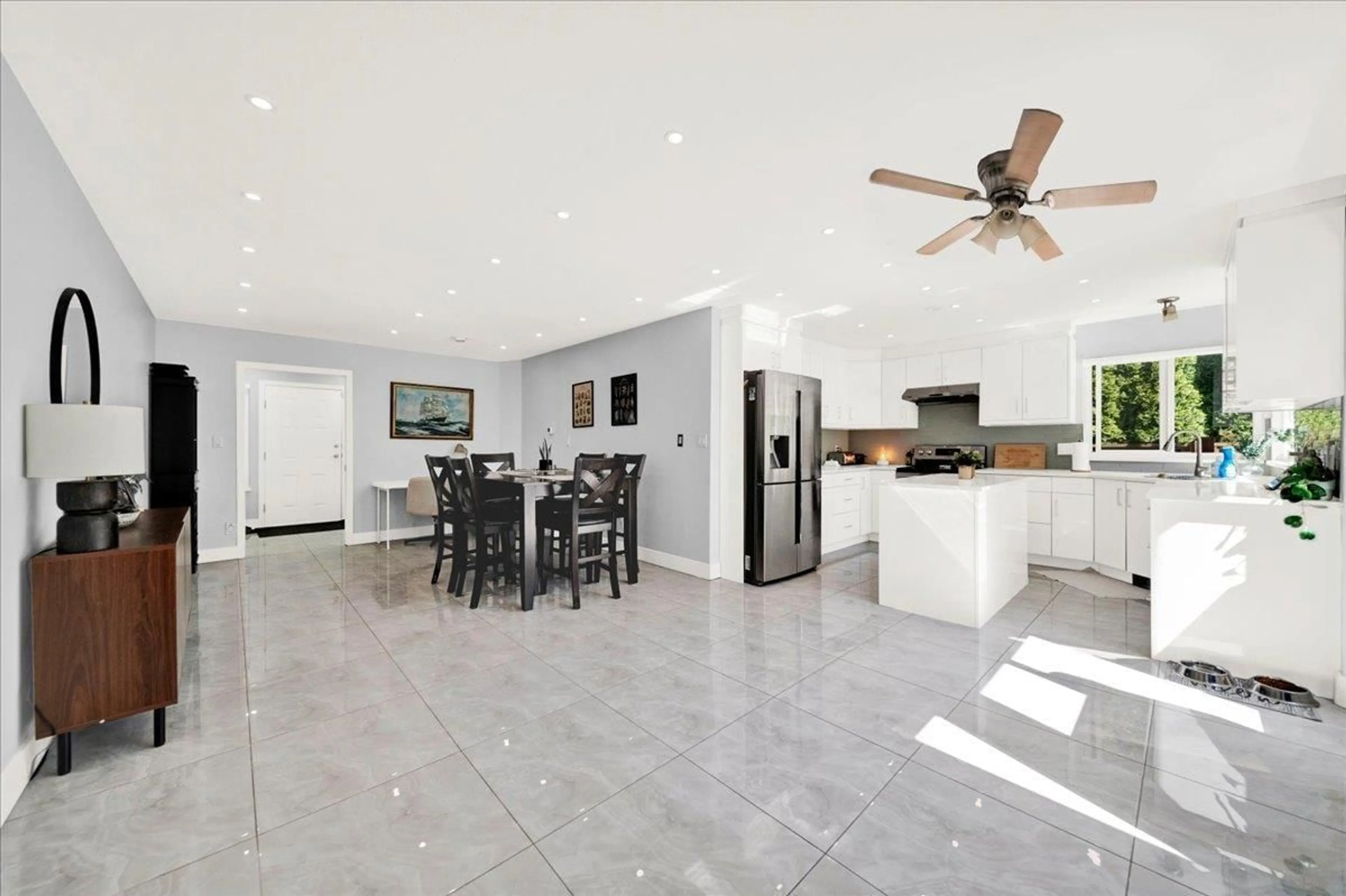 Open concept kitchen, ceramic/tile floor for 1953 158A STREET, Surrey British Columbia V4A8G9