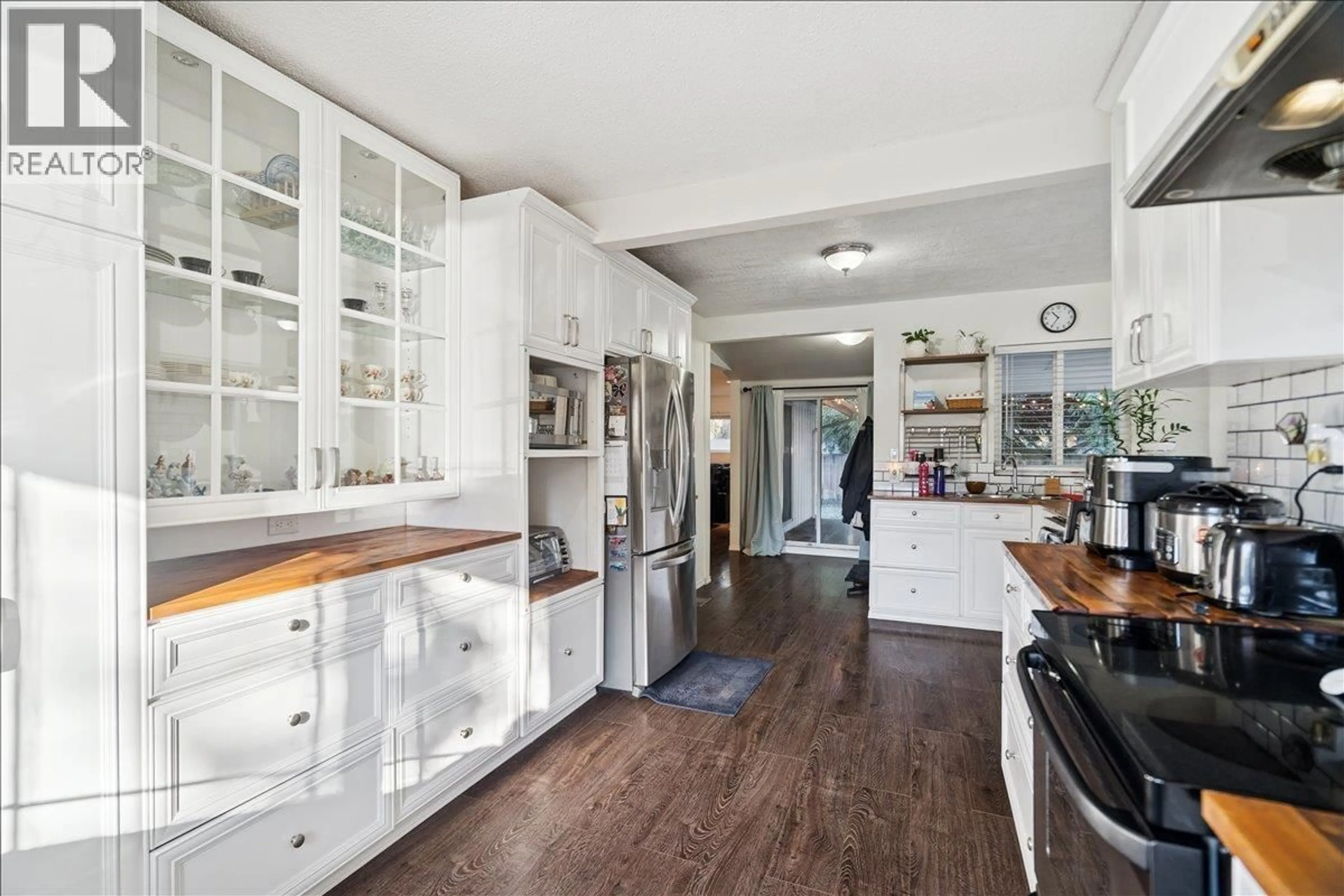 Open concept kitchen, unknown for 21339 DEWDNEY TRUNK ROAD, Maple Ridge British Columbia V2X3G2