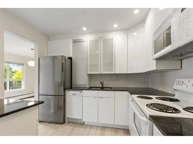 104 - 1371 FOSTER STREET, White Rock 3