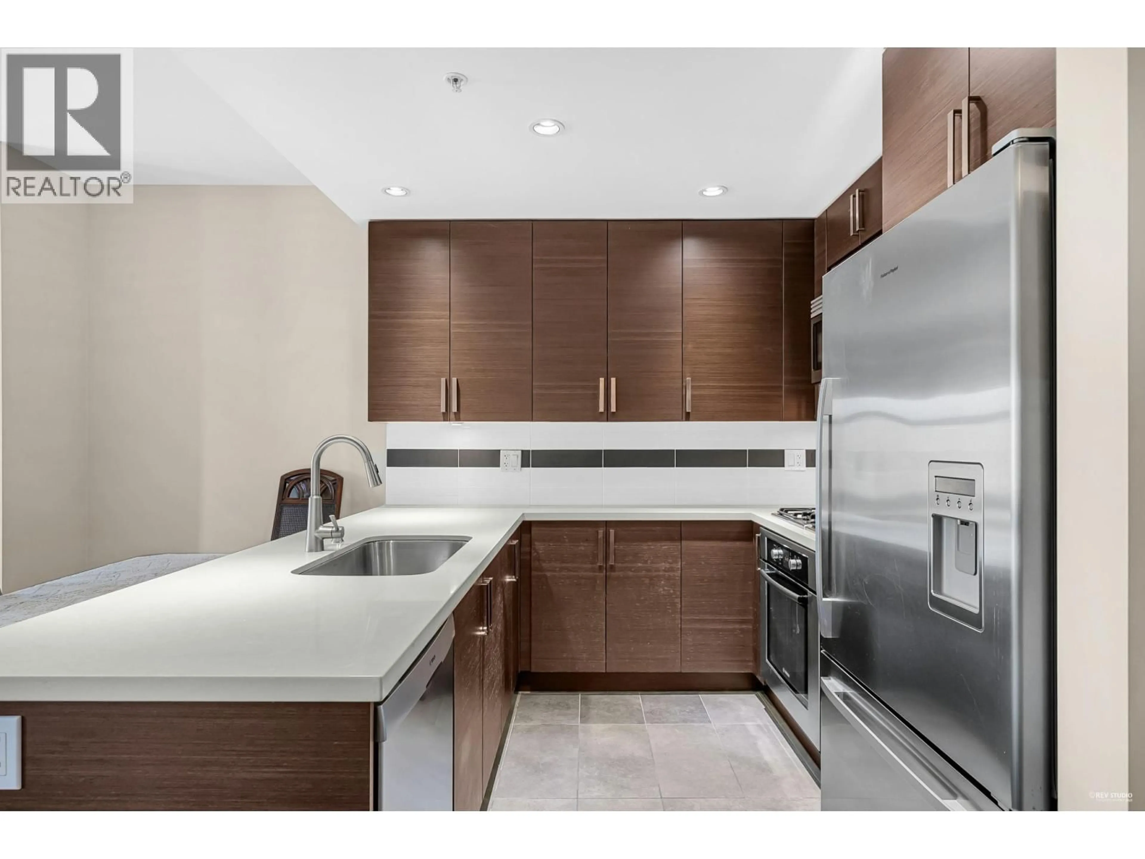 Standard kitchen, unknown for 301 - 4710 HASTINGS STREET, Burnaby British Columbia V5C2K7