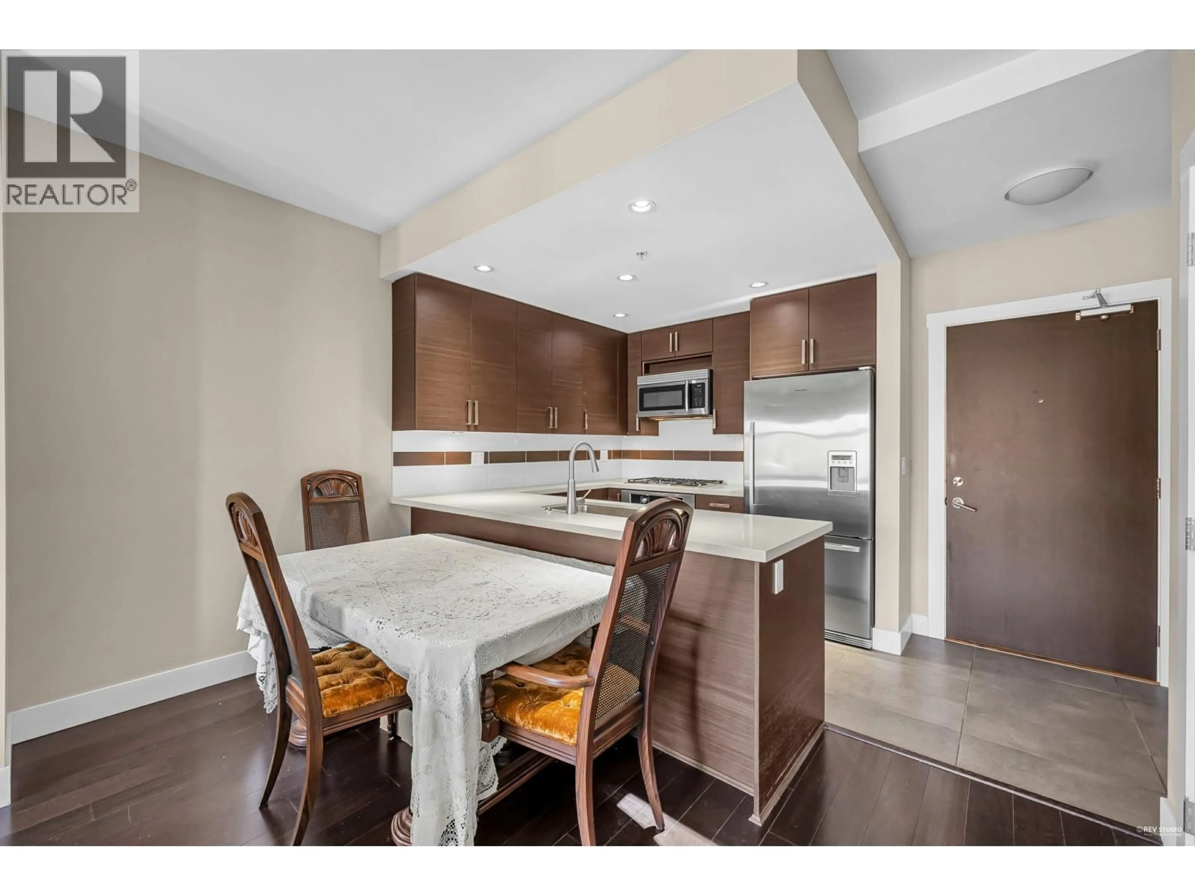 Open concept kitchen, ceramic/tile floor for 301 - 4710 HASTINGS STREET, Burnaby British Columbia V5C2K7