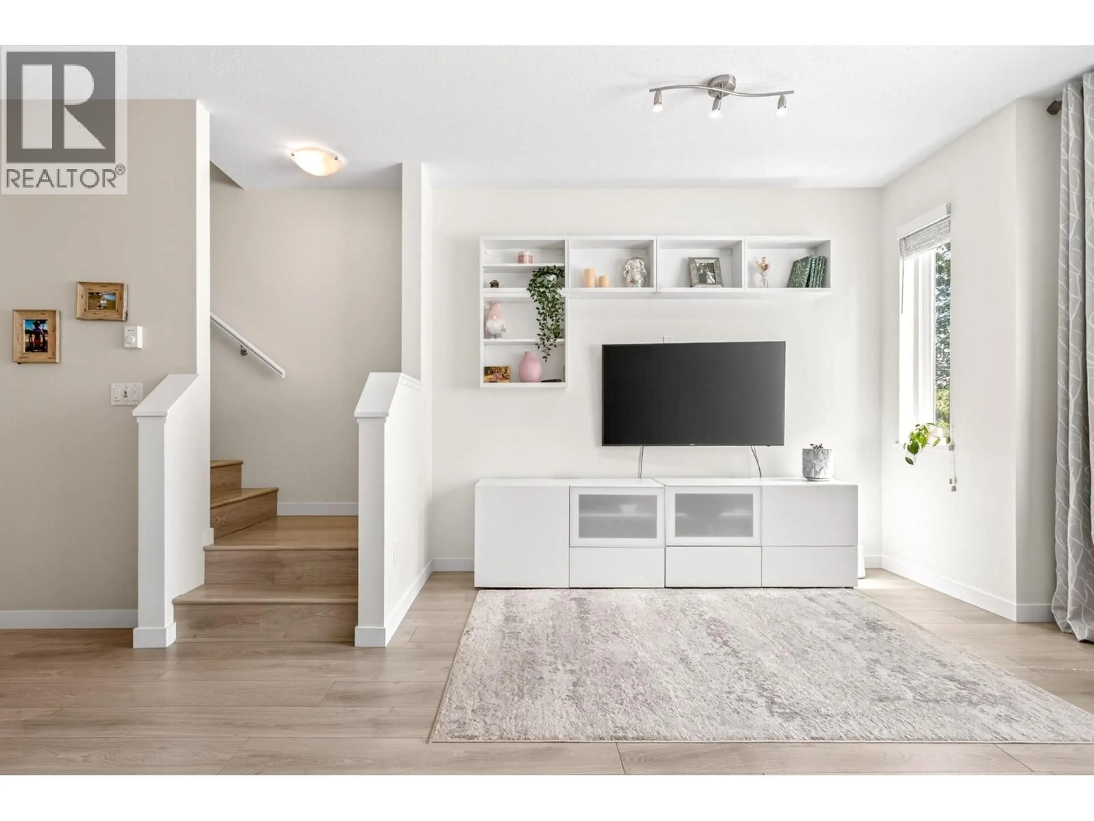 Living room with furniture, unknown for 6 - 1295 SOBALL STREET, Coquitlam British Columbia V3E0G9