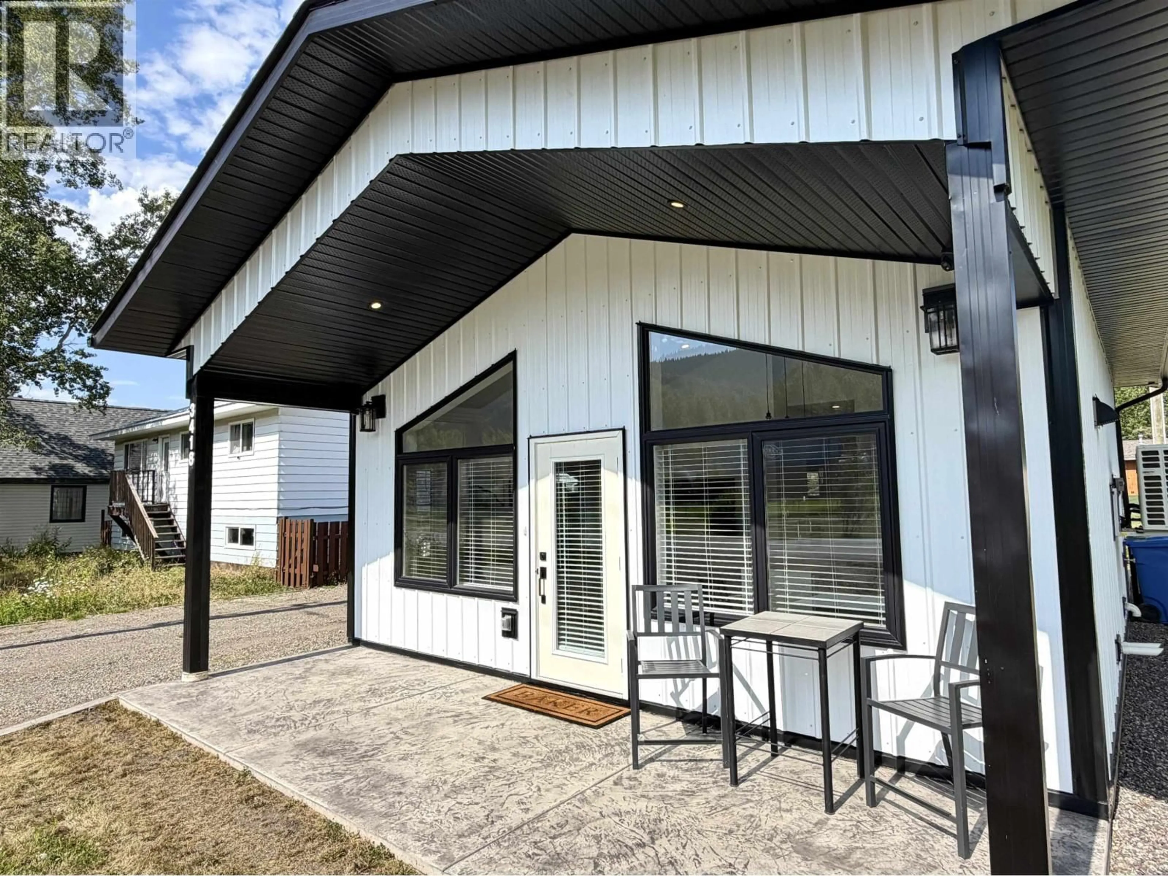 Home with vinyl exterior material, unknown for 3418 RAILWAY AVENUE, Smithers British Columbia V0J2N0