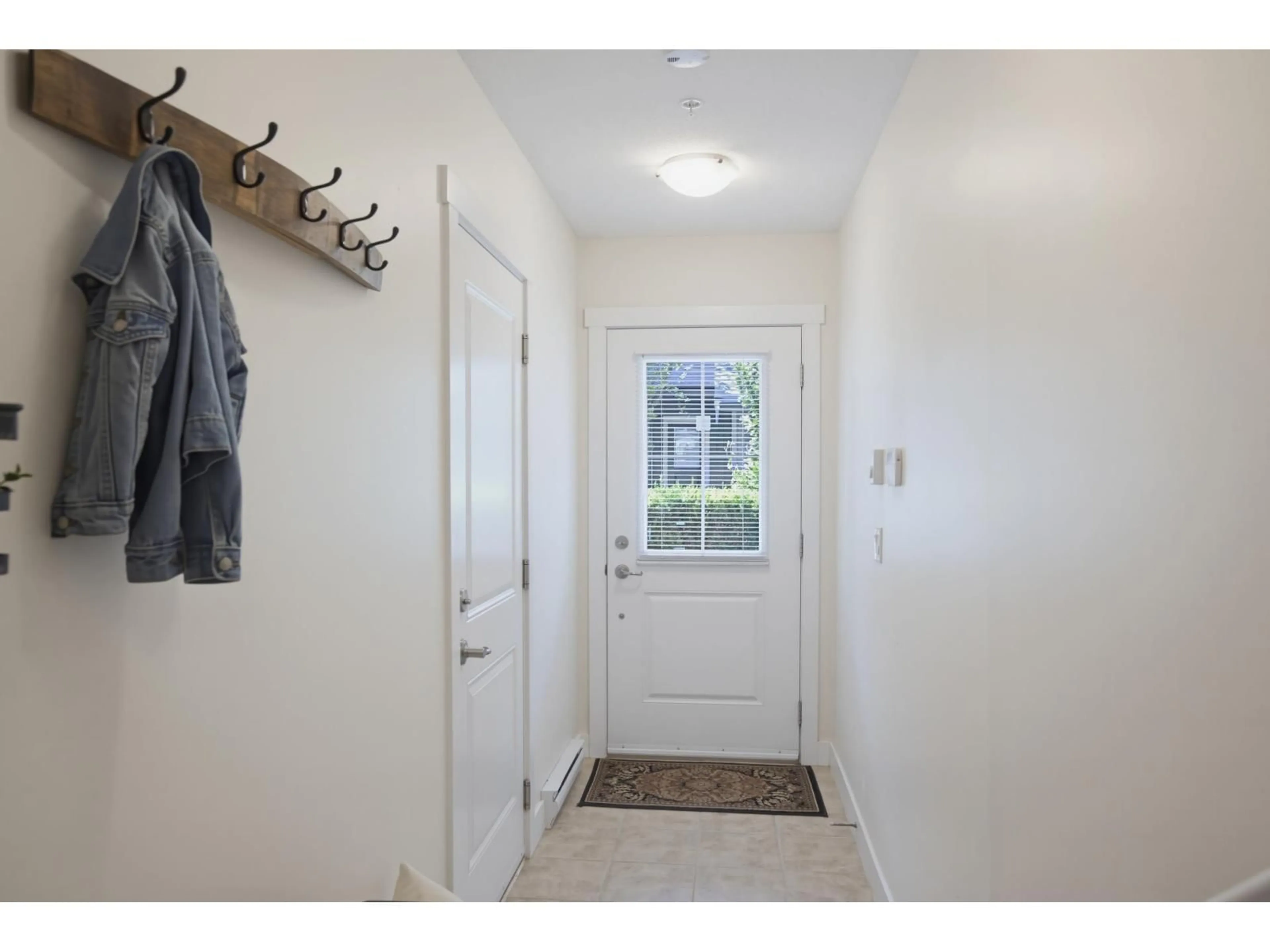 Indoor entryway for 51 - 4967 220 STREET, Langley British Columbia V3A0G3