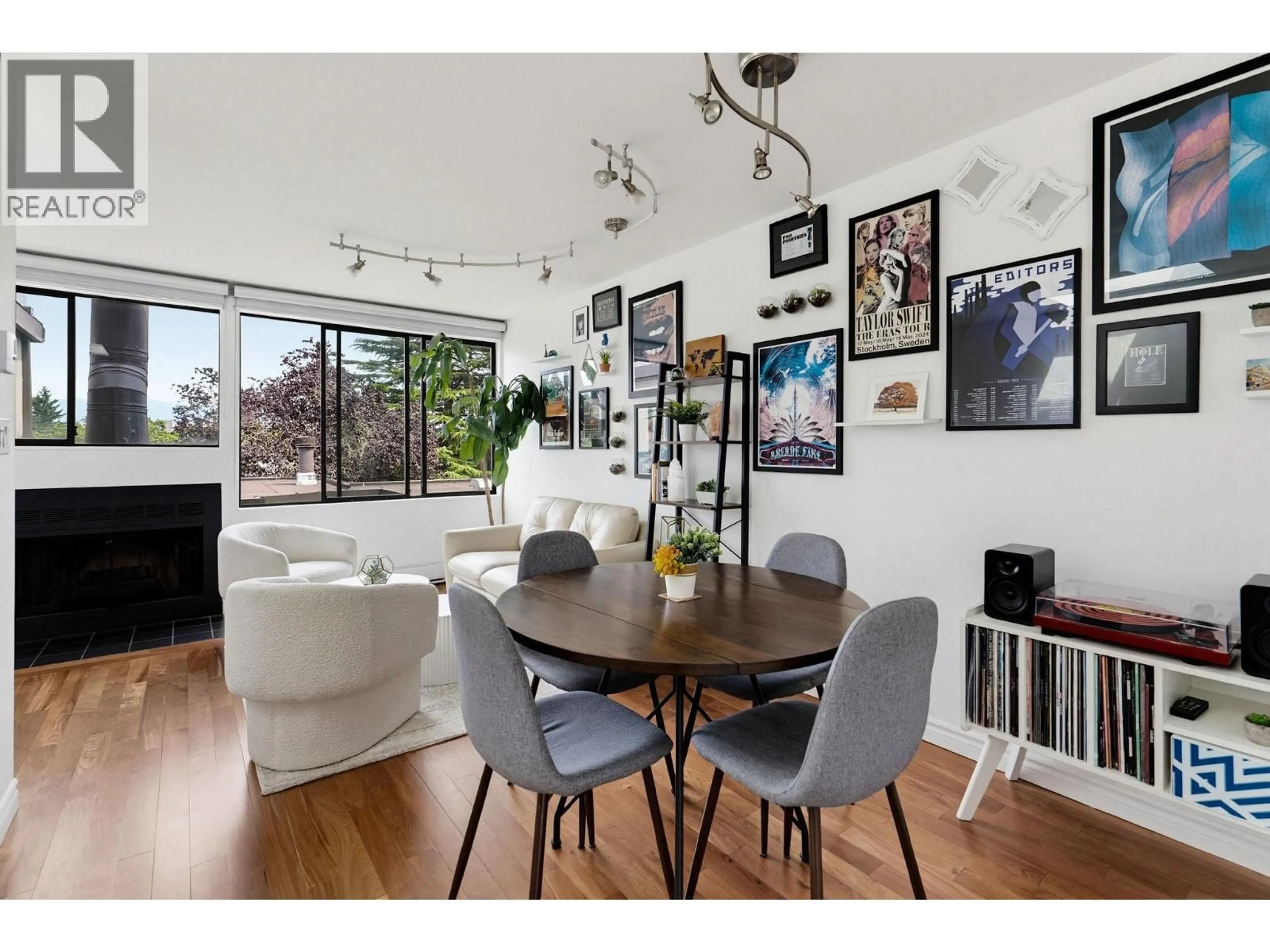 Dining room, wood/laminate floor for 117 - 811 7TH AVENUE, Vancouver British Columbia V5Z1C2