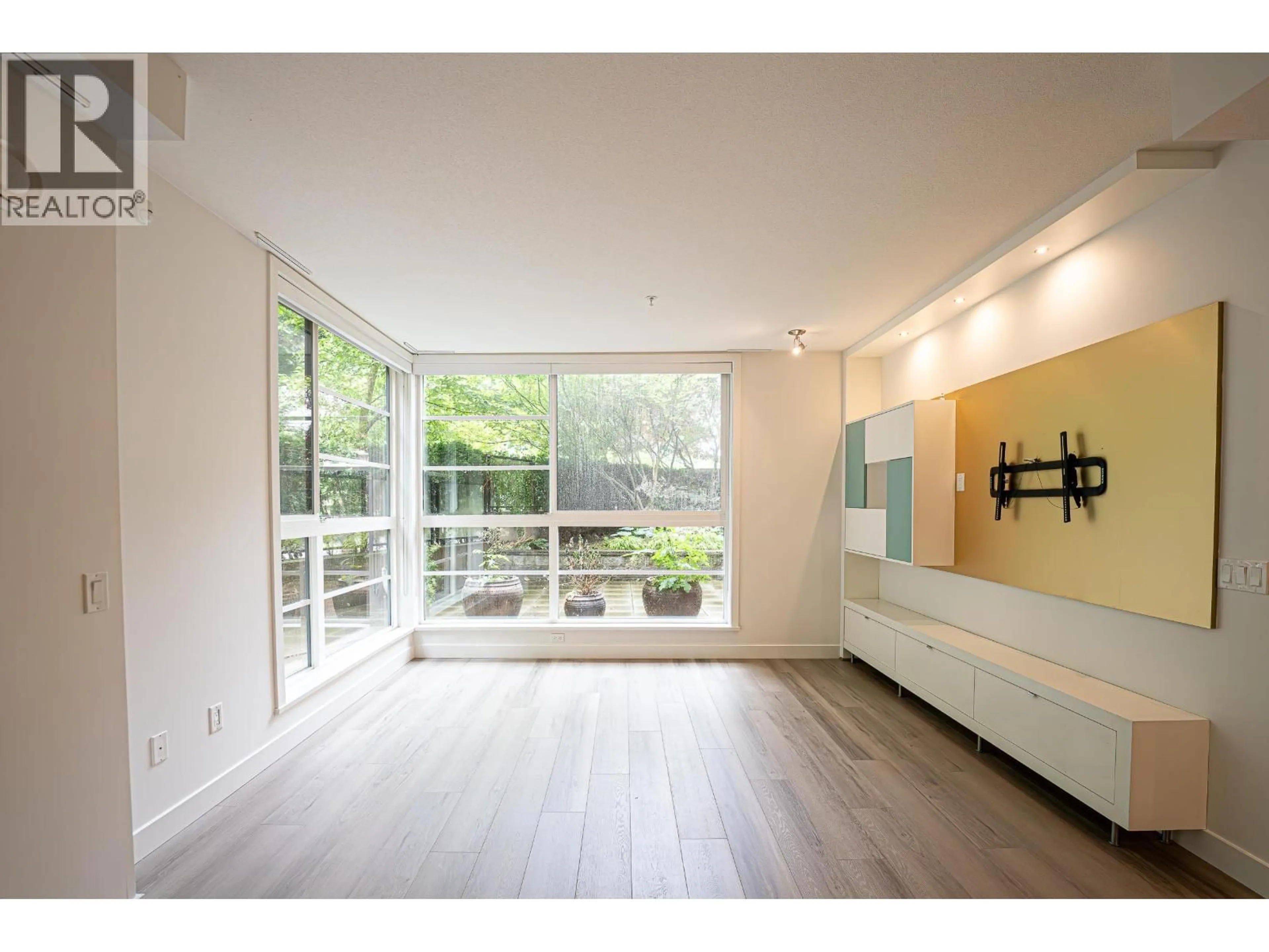Unknown for 105 - 733 3RD STREET, North Vancouver British Columbia V7M0C8