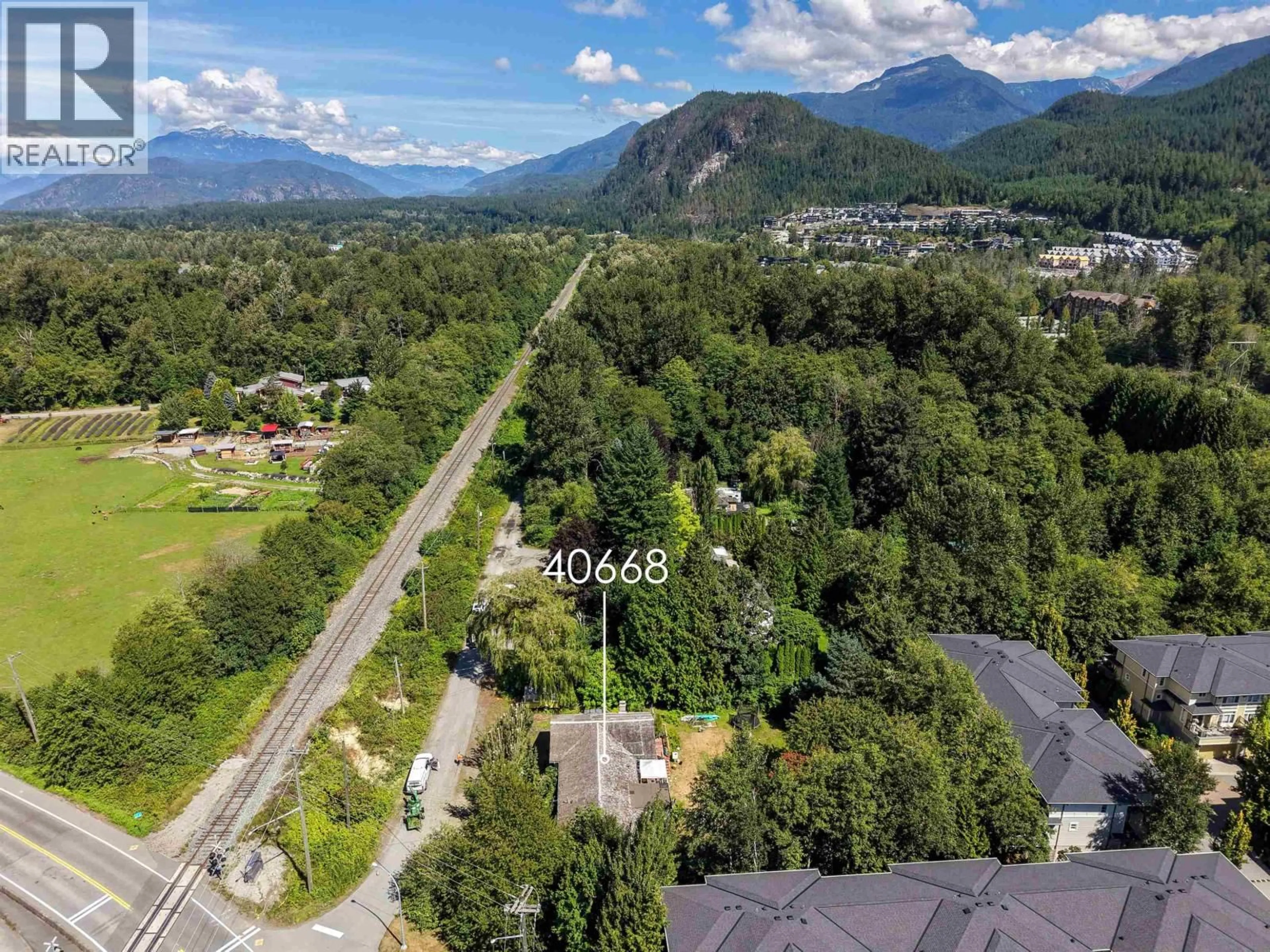 A pic from outside/outdoor area/front of a property/back of a property/a pic from drone, mountain view for 40668 OLSON ROAD, Squamish British Columbia V0N1T0
