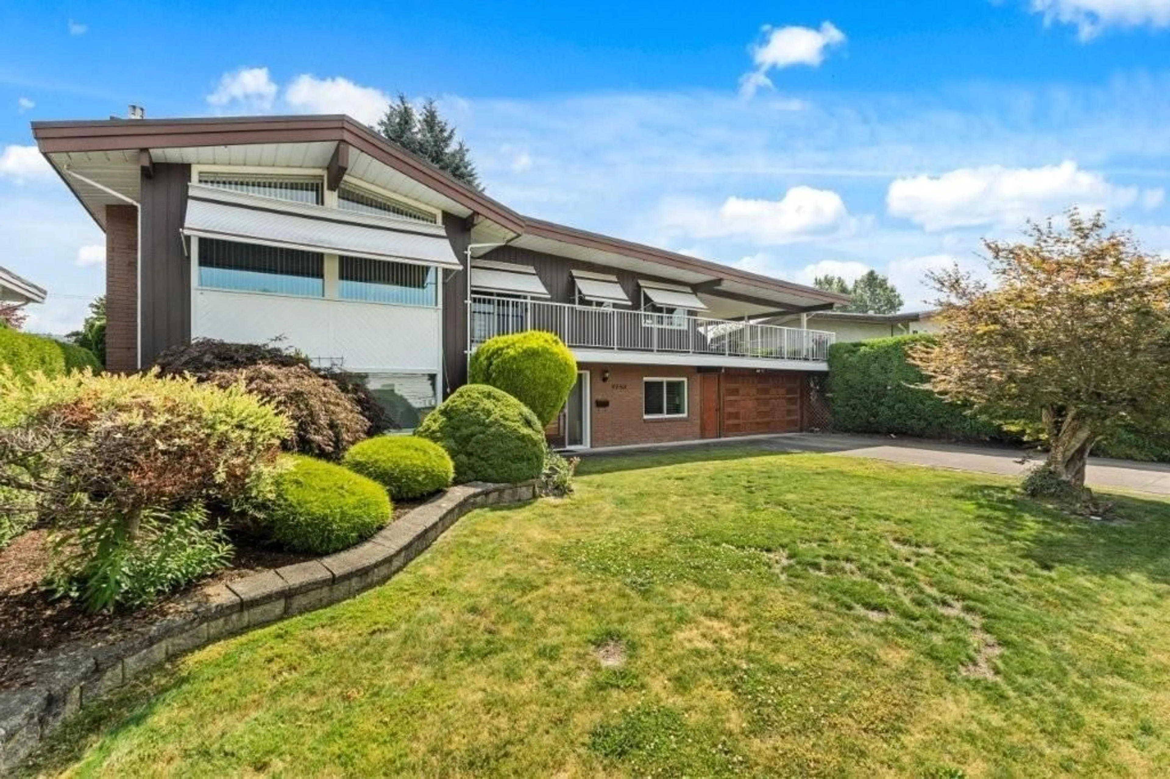 A pic from outside/outdoor area/front of a property/back of a property/a pic from drone, unknown for 9758 LINWOOD STREET, Chilliwack British Columbia V2P5L5