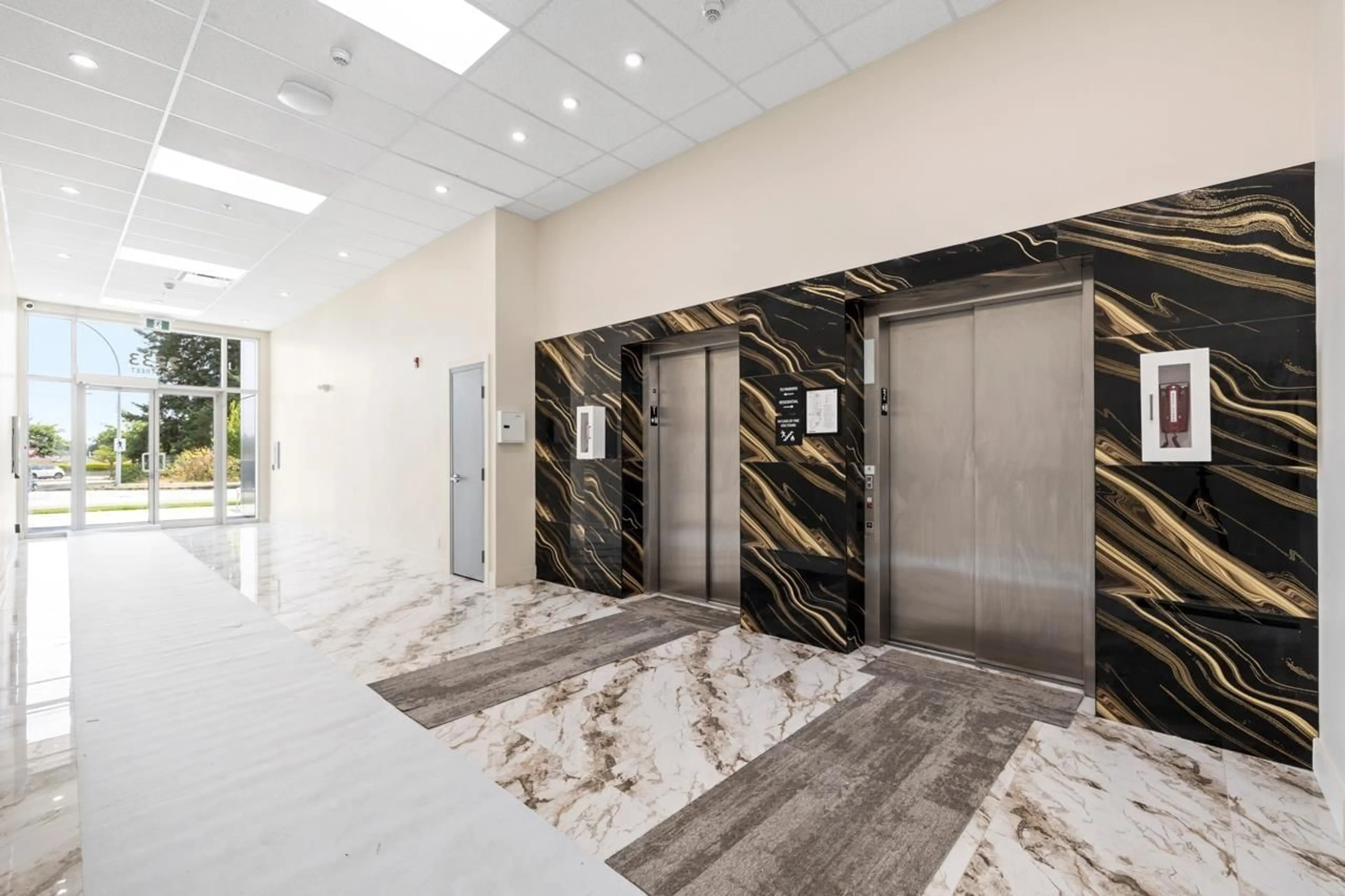 Indoor foyer for 406 - 2233 156 STREET, Surrey British Columbia V4A4V3