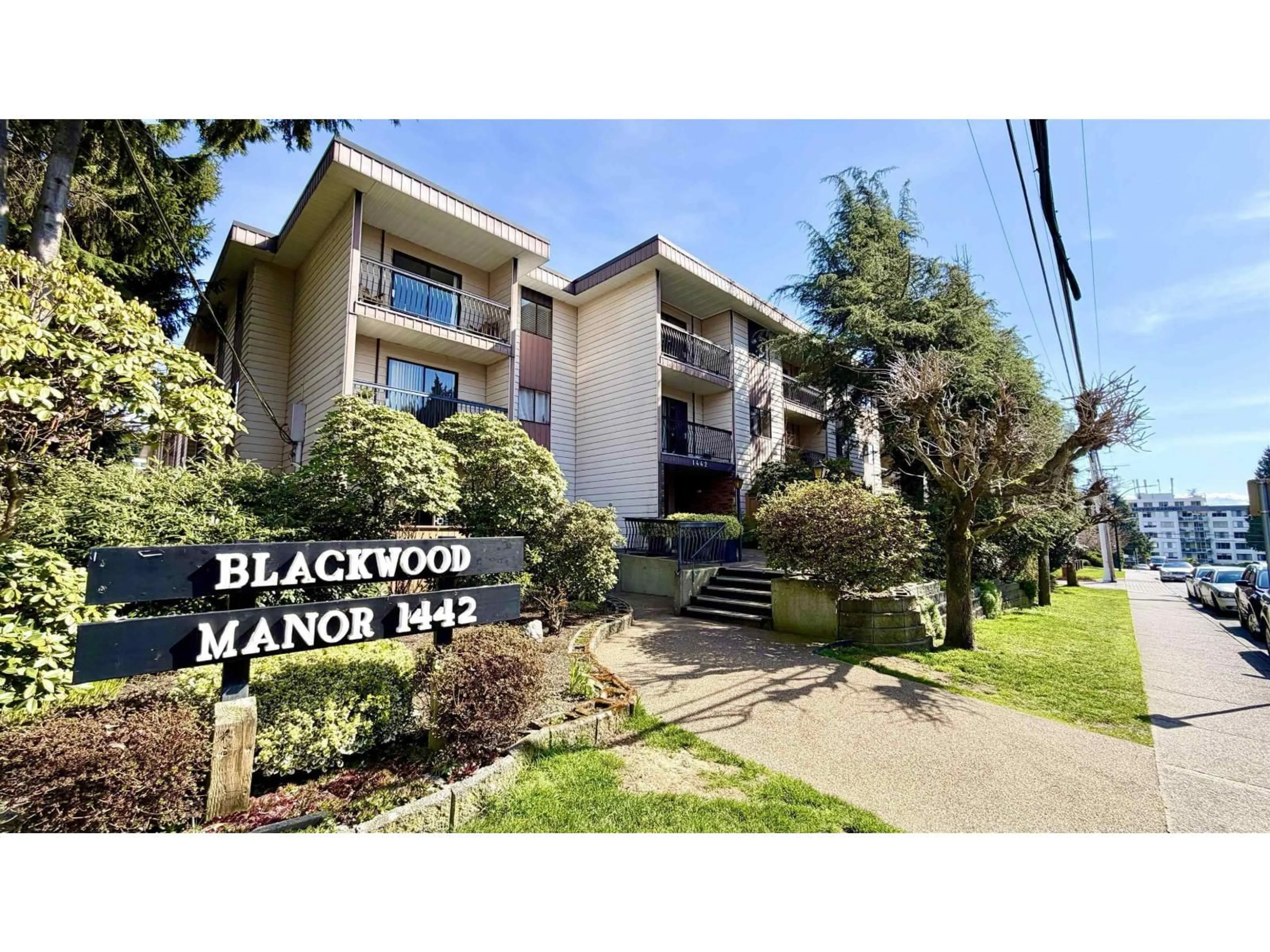 A pic from outside/outdoor area/front of a property/back of a property/a pic from drone, unknown for 219 - 1442 BLACKWOOD STREET, White Rock British Columbia V4B3V5