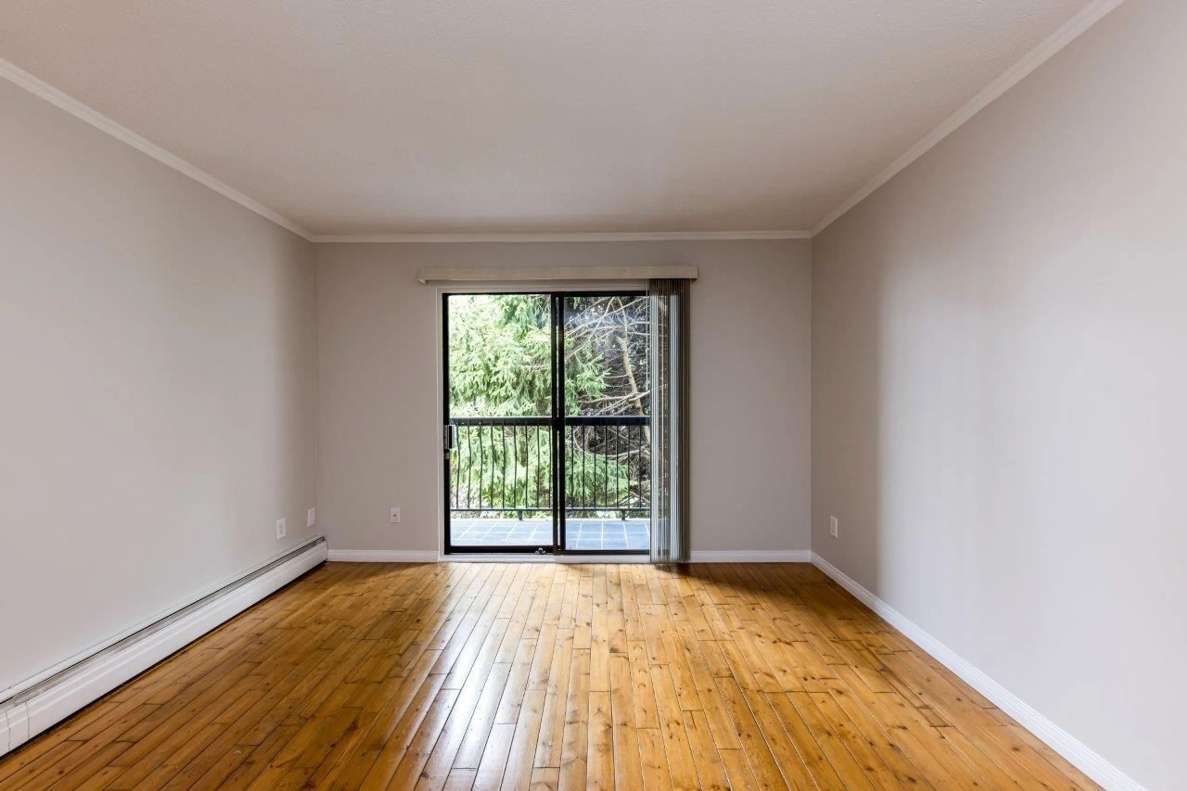 A pic of a room for 219 - 1442 BLACKWOOD STREET, White Rock British Columbia V4B3V5
