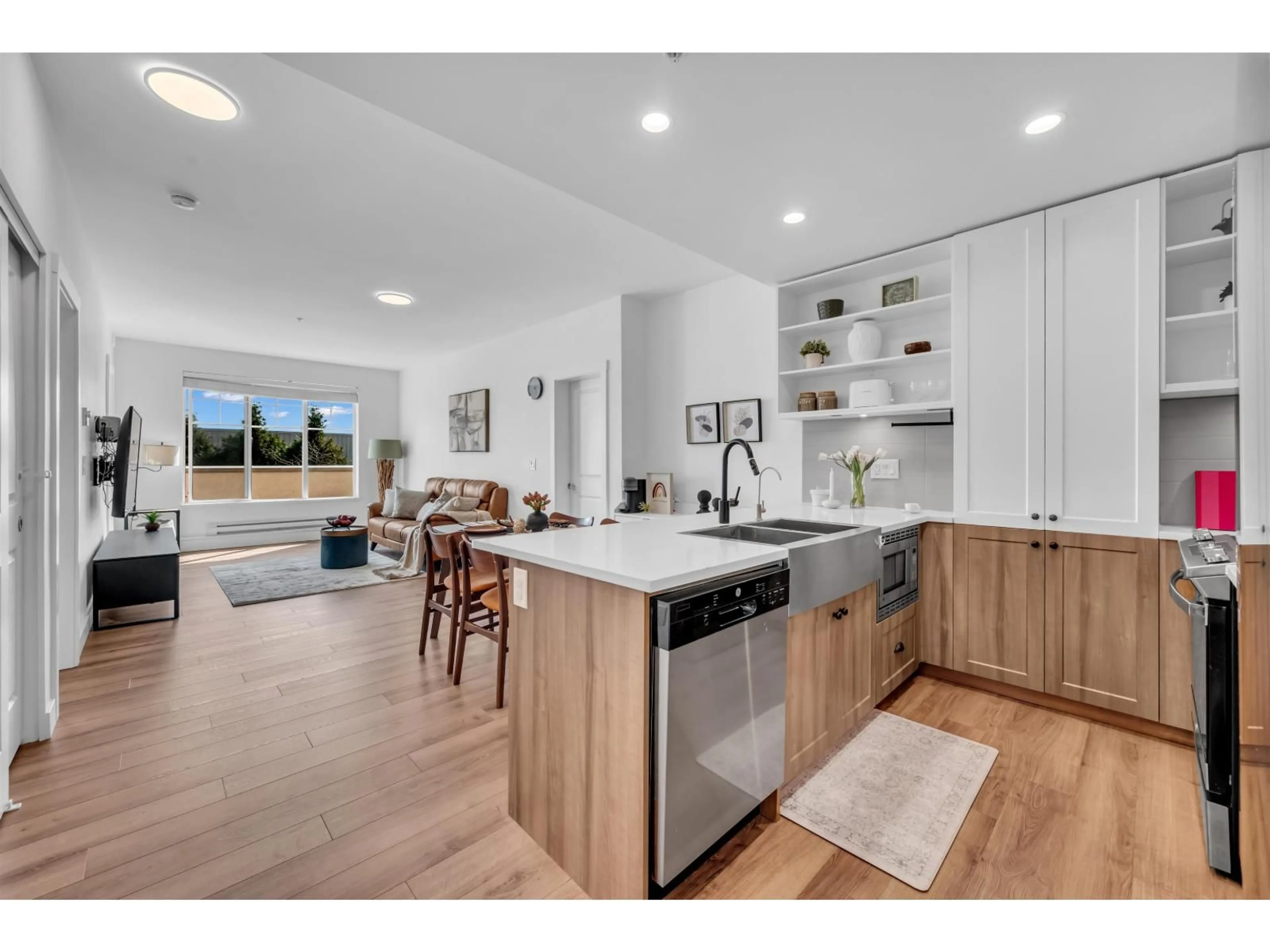 Open concept kitchen, unknown for B209 - 20487 65 AVENUE, Langley British Columbia V2Y3K6