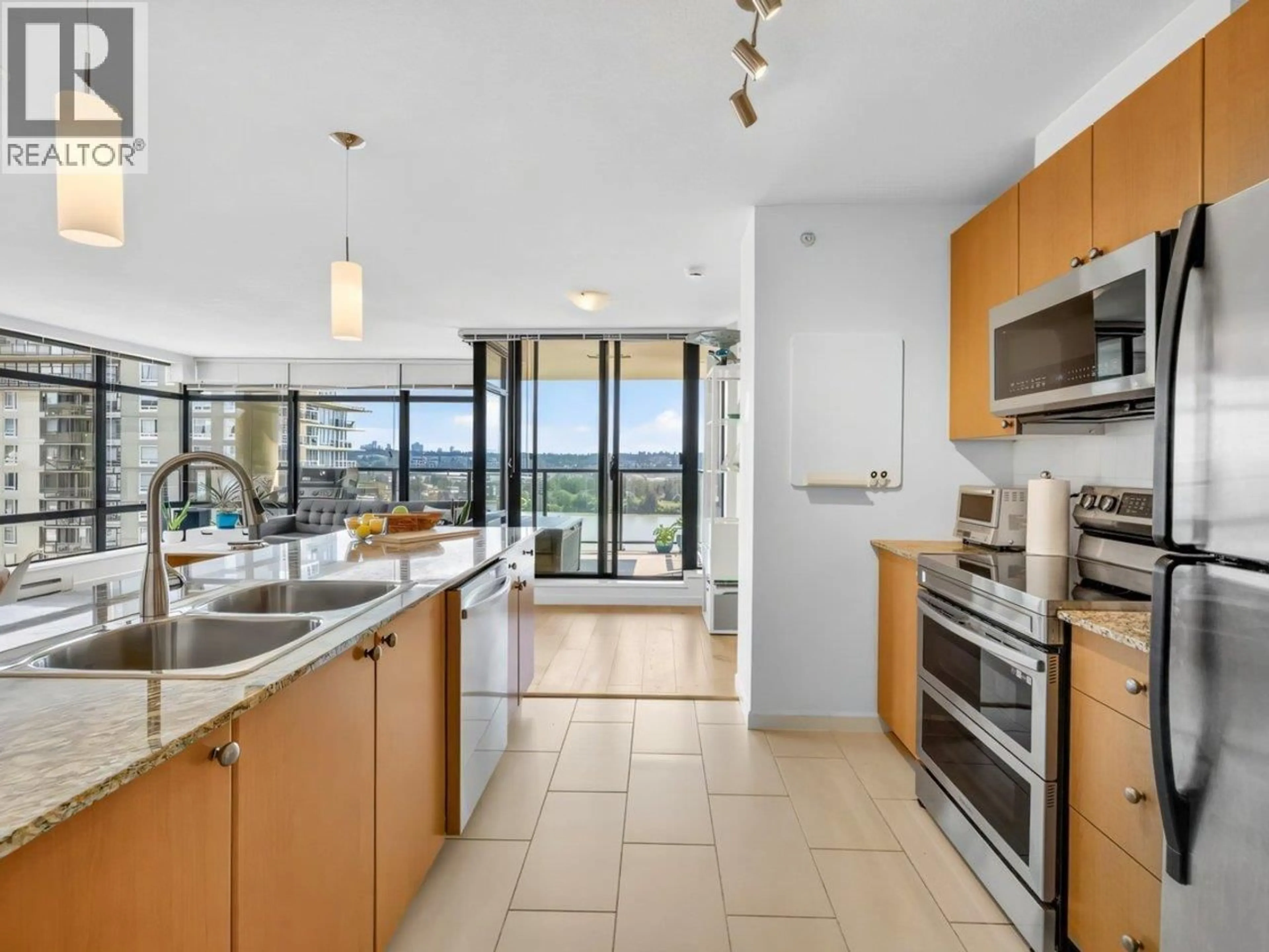 Open concept kitchen, ceramic/tile floor for 1205 - 610 VICTORIA STREET, New Westminster British Columbia V3M0A5