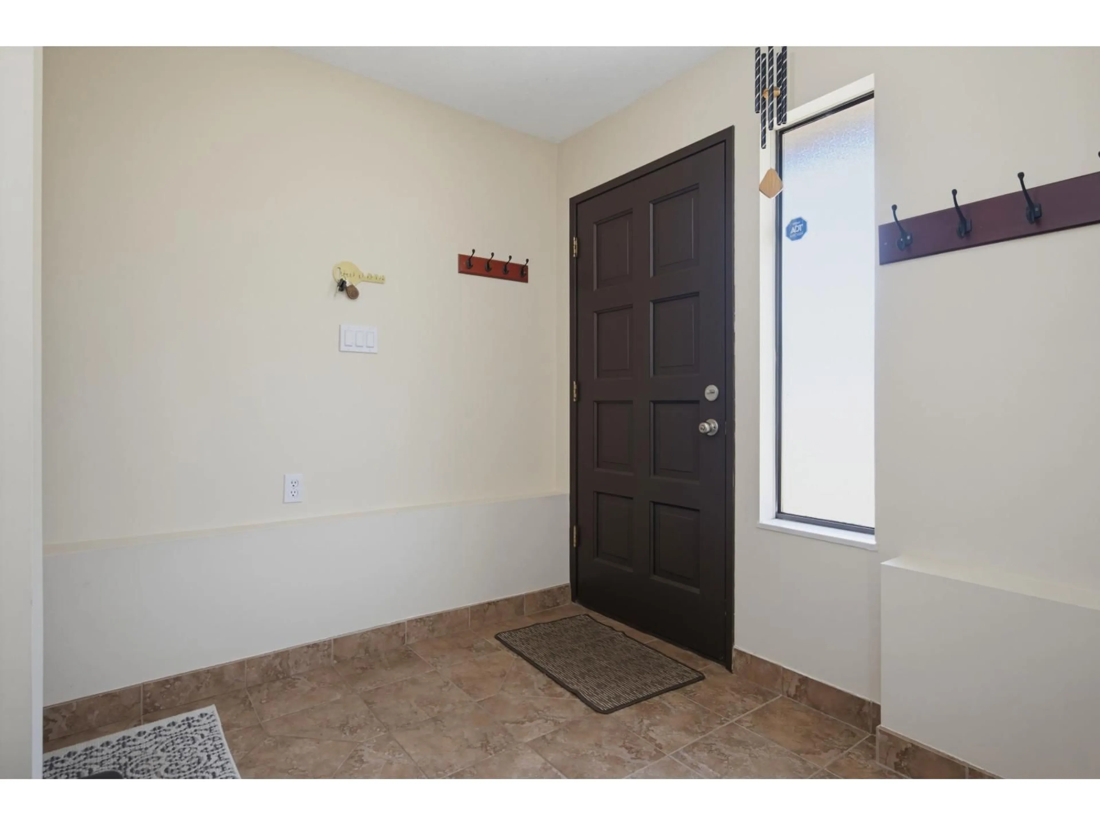 Indoor entryway for 20573 51A AVENUE, Langley British Columbia V3A7A4